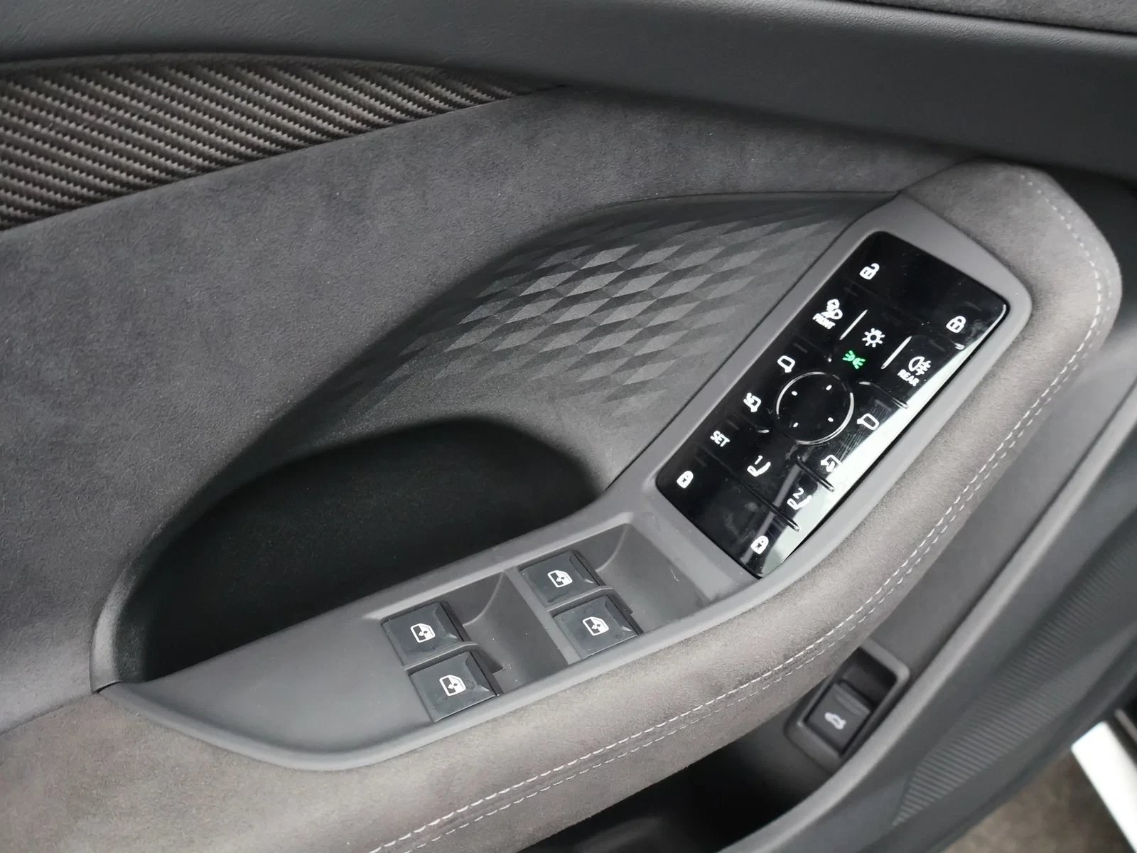 Audi-S5-image-11