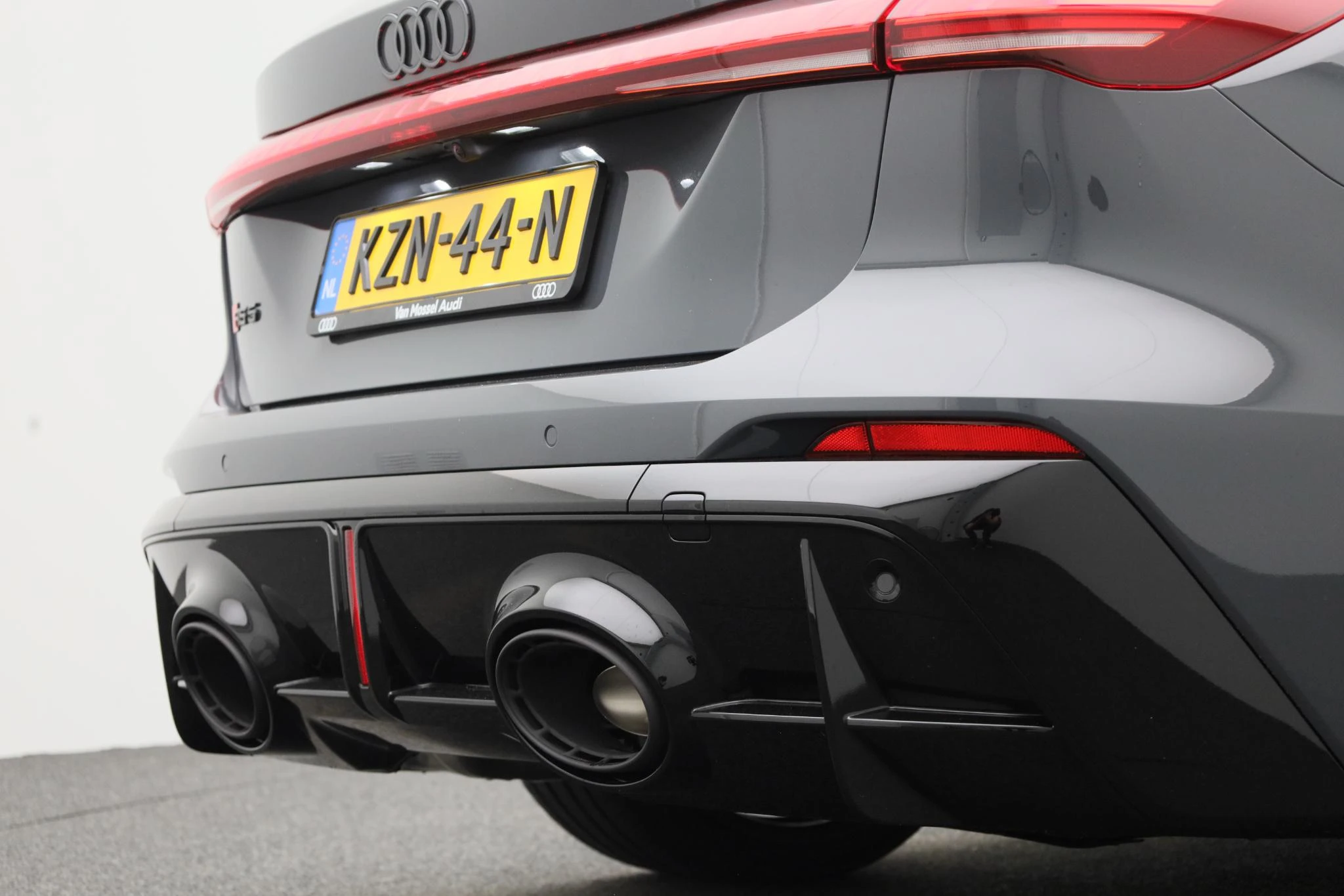 Audi-RS5-image-12