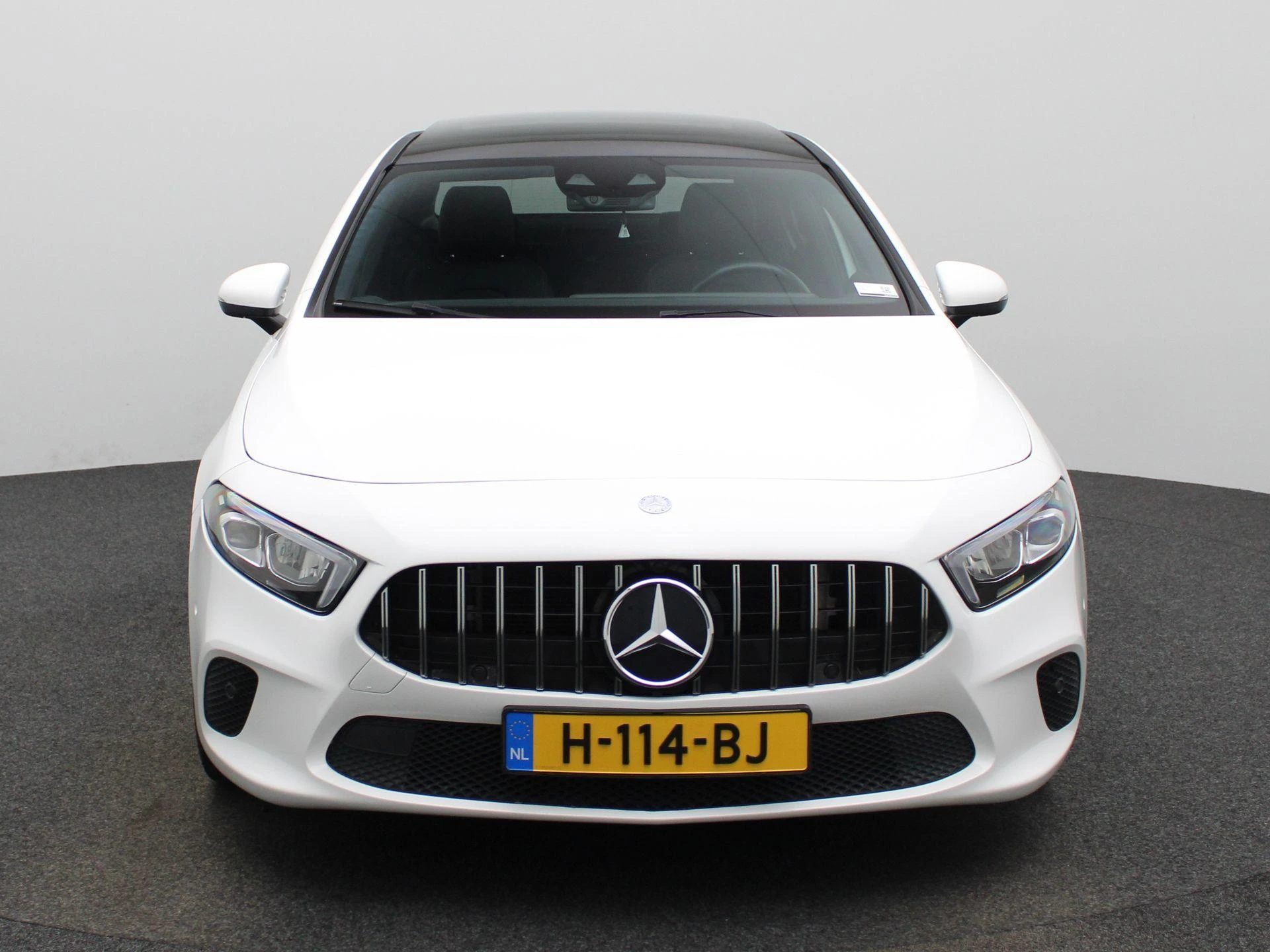 Mercedes-Benz-A-Klasse-image-2