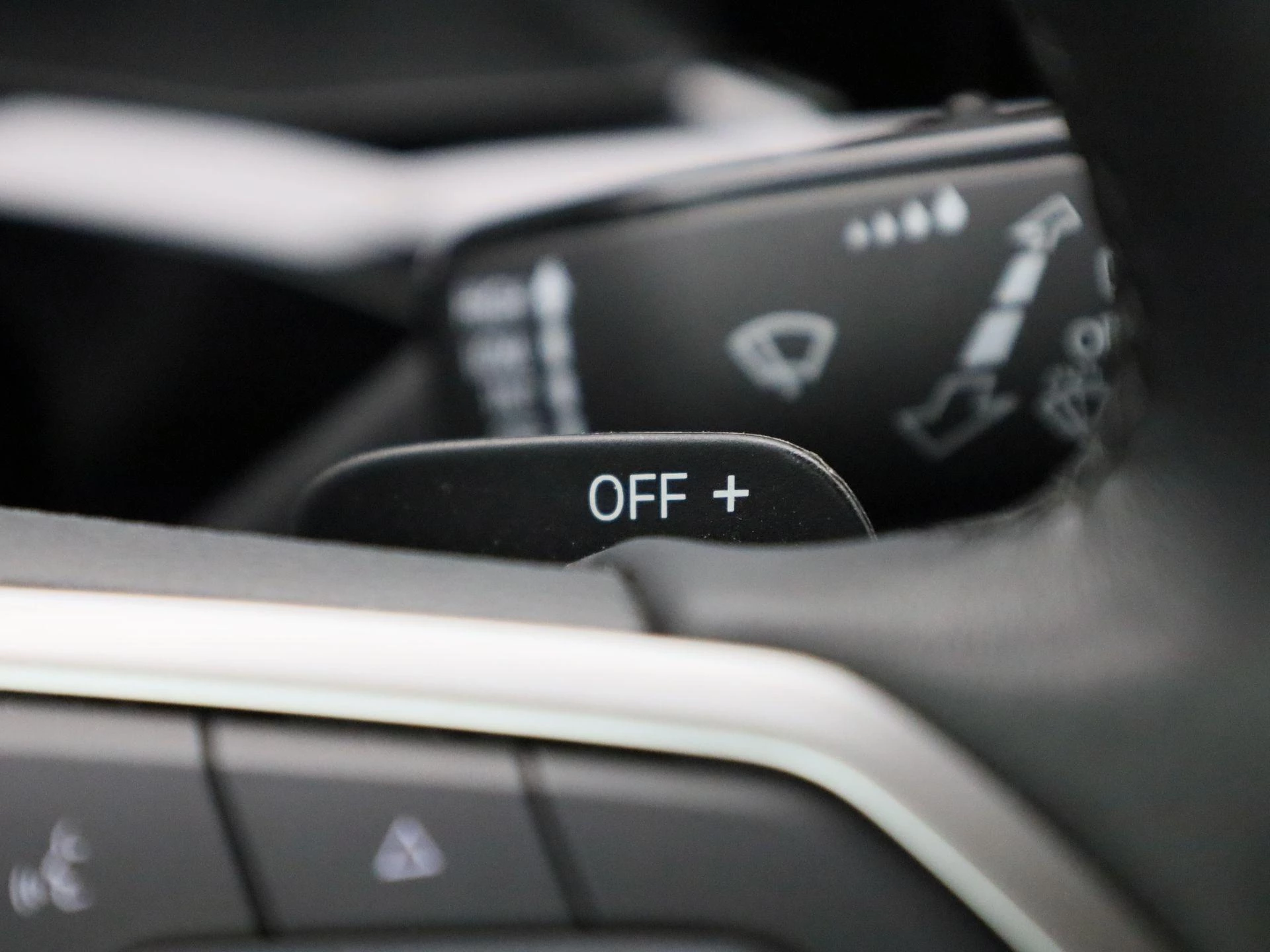 Volkswagen-Multivan-image-27