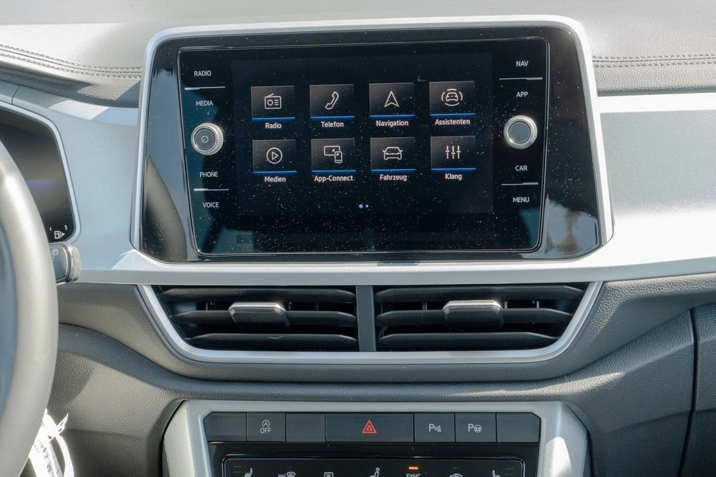 Volkswagen-T-Roc-image-12