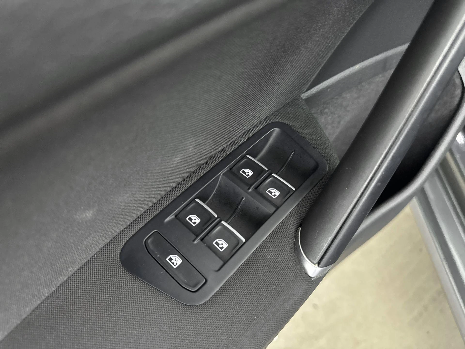 Volkswagen-Golf-image-19