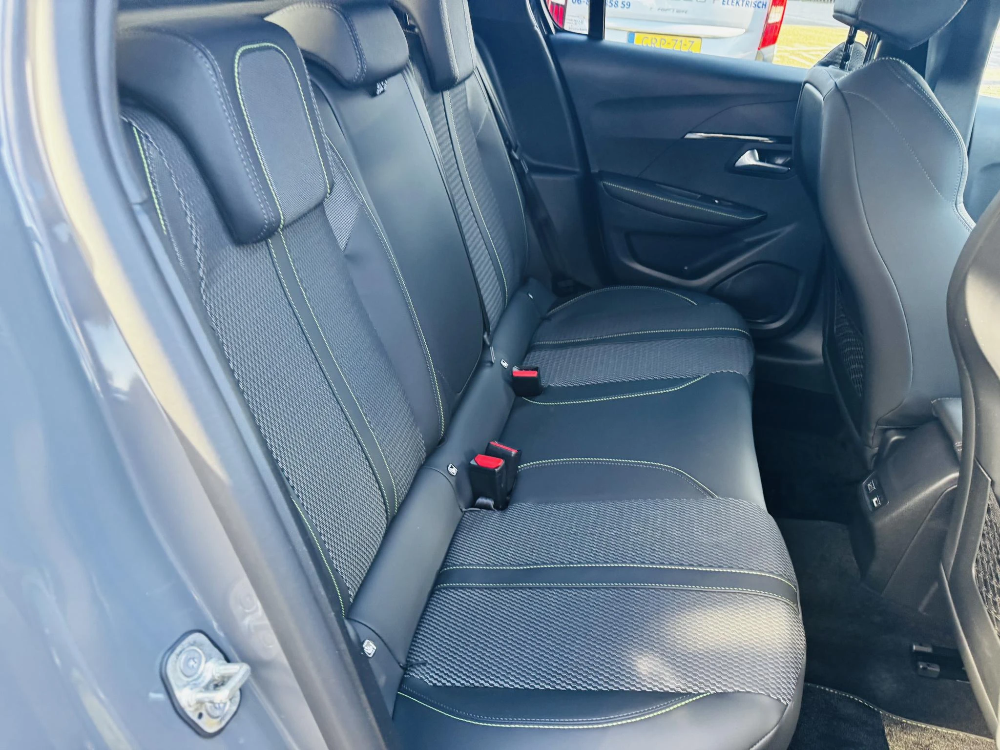 Peugeot-208-image-17