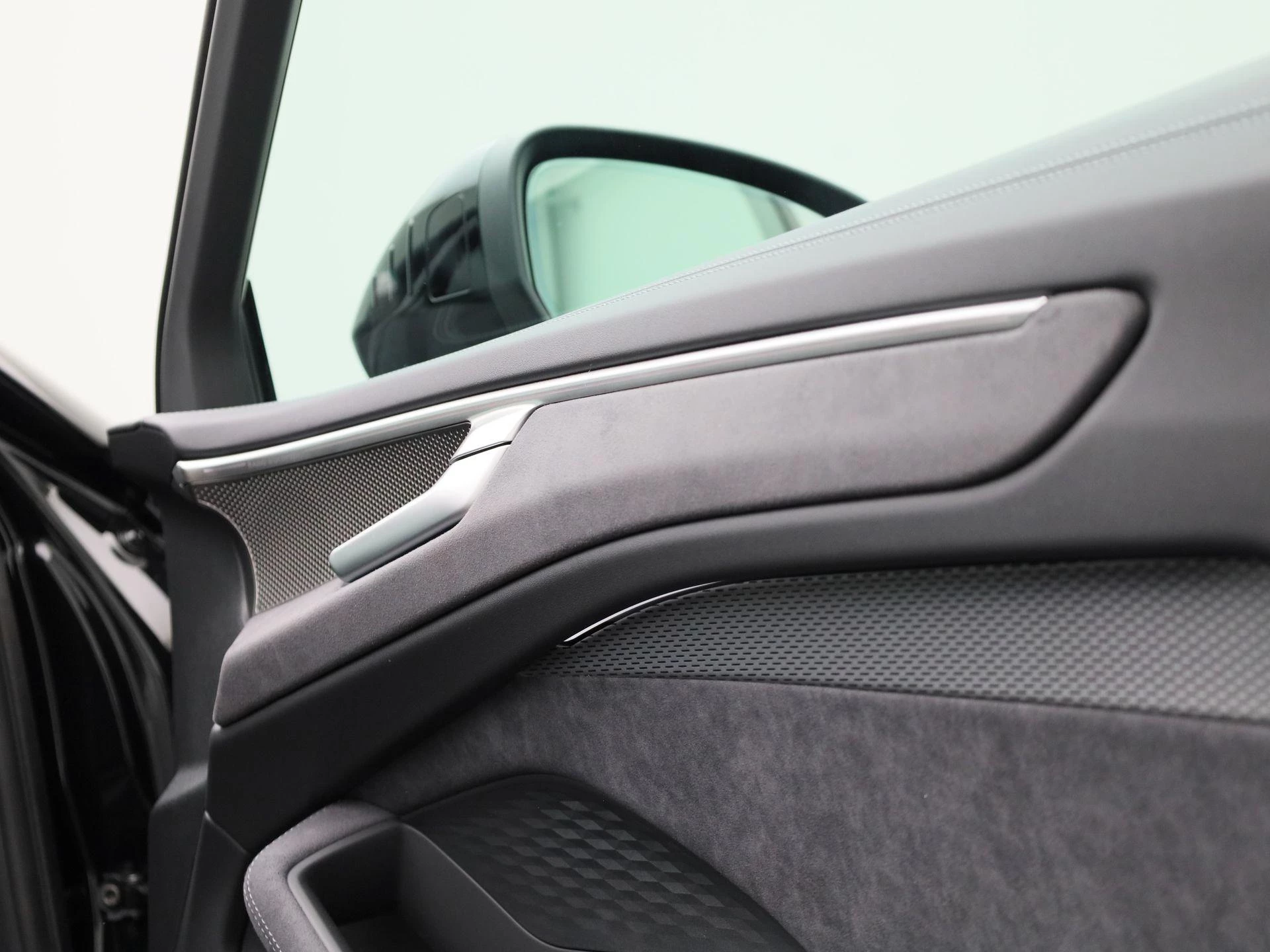 Audi A6 Avant 2.0 e-hybrid quattro S Competition 367 PK