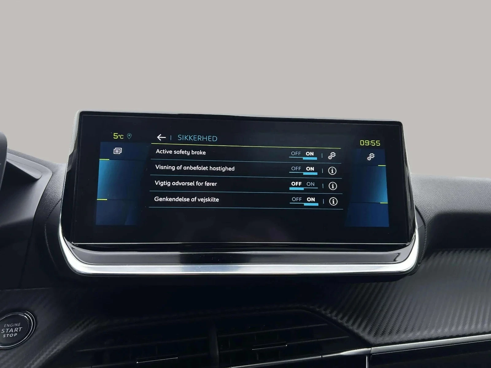 Peugeot-e-208-image-18