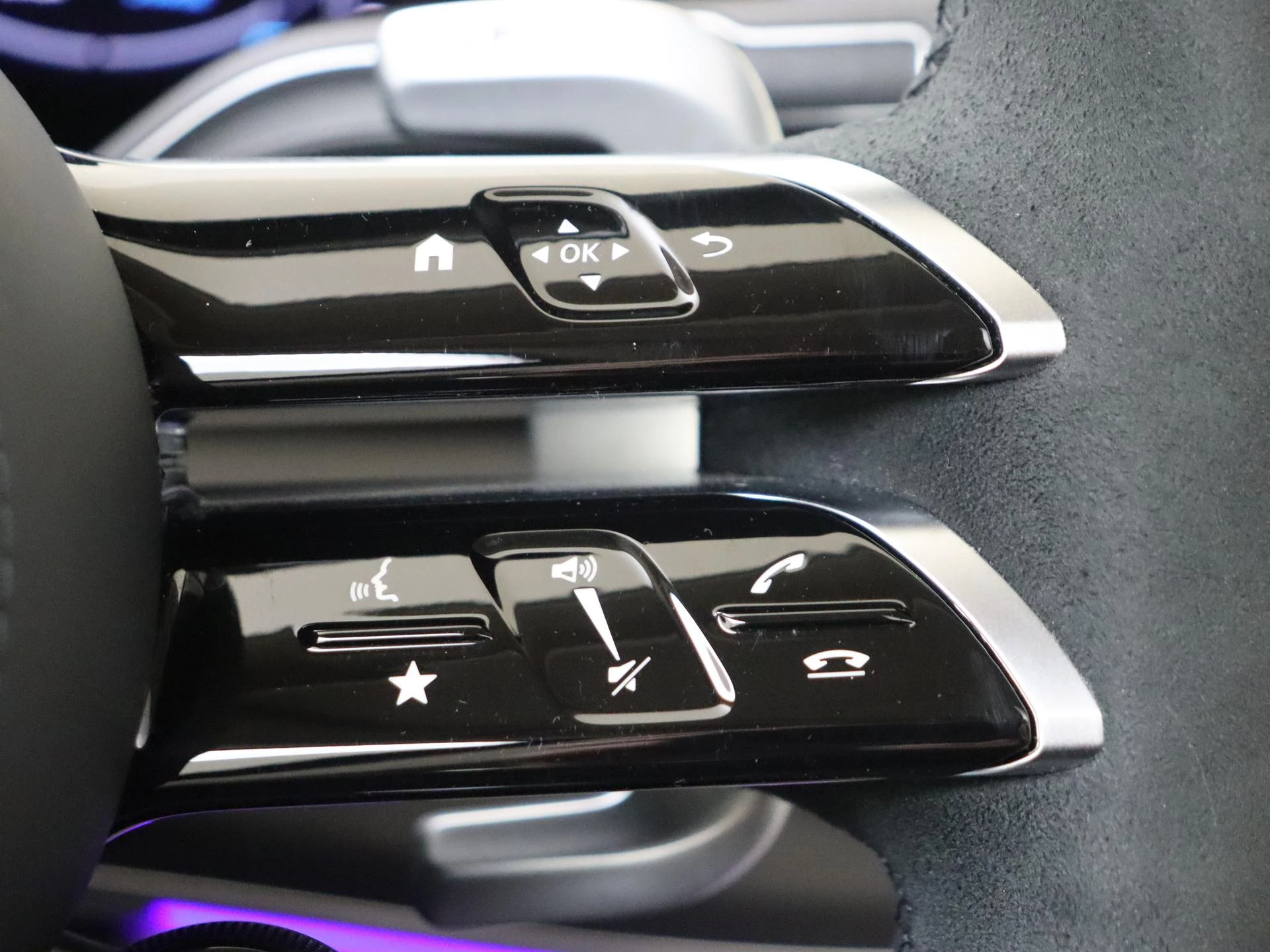 Mercedes-Benz-GLE-image-21