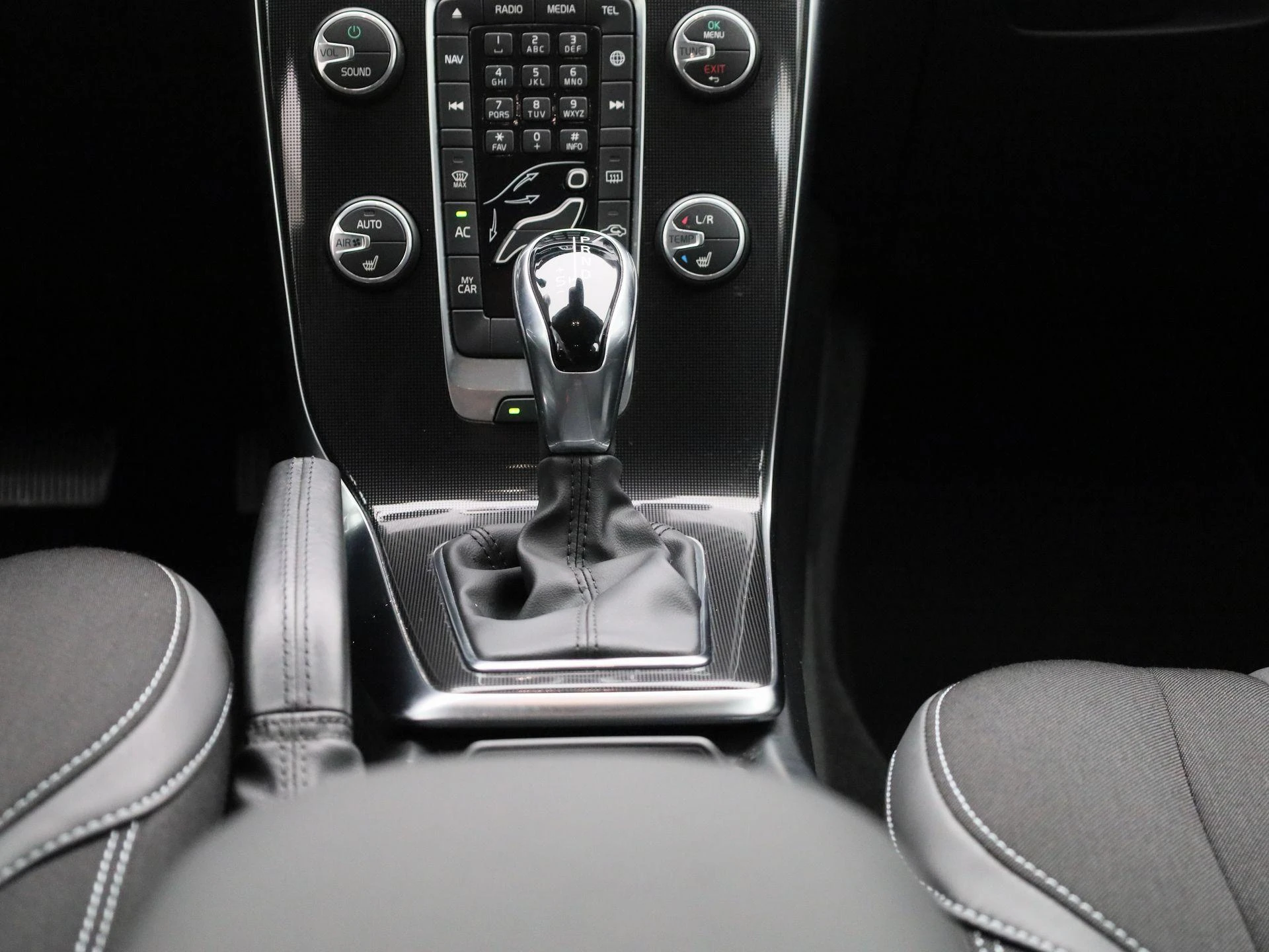 Volvo-V40-image-10
