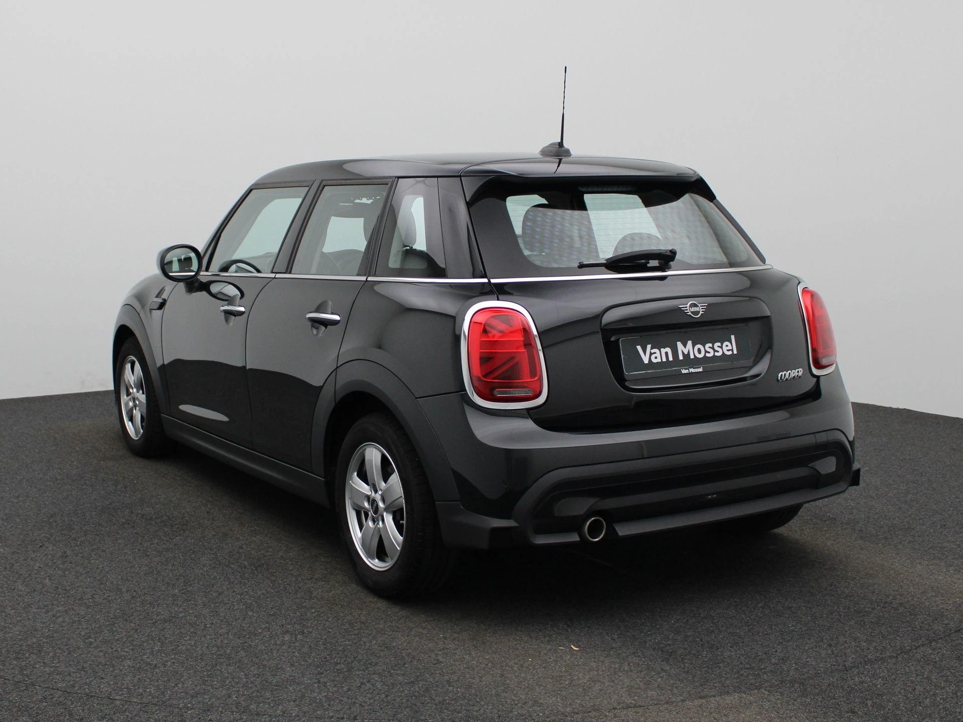 MINI-Cooper-image-1