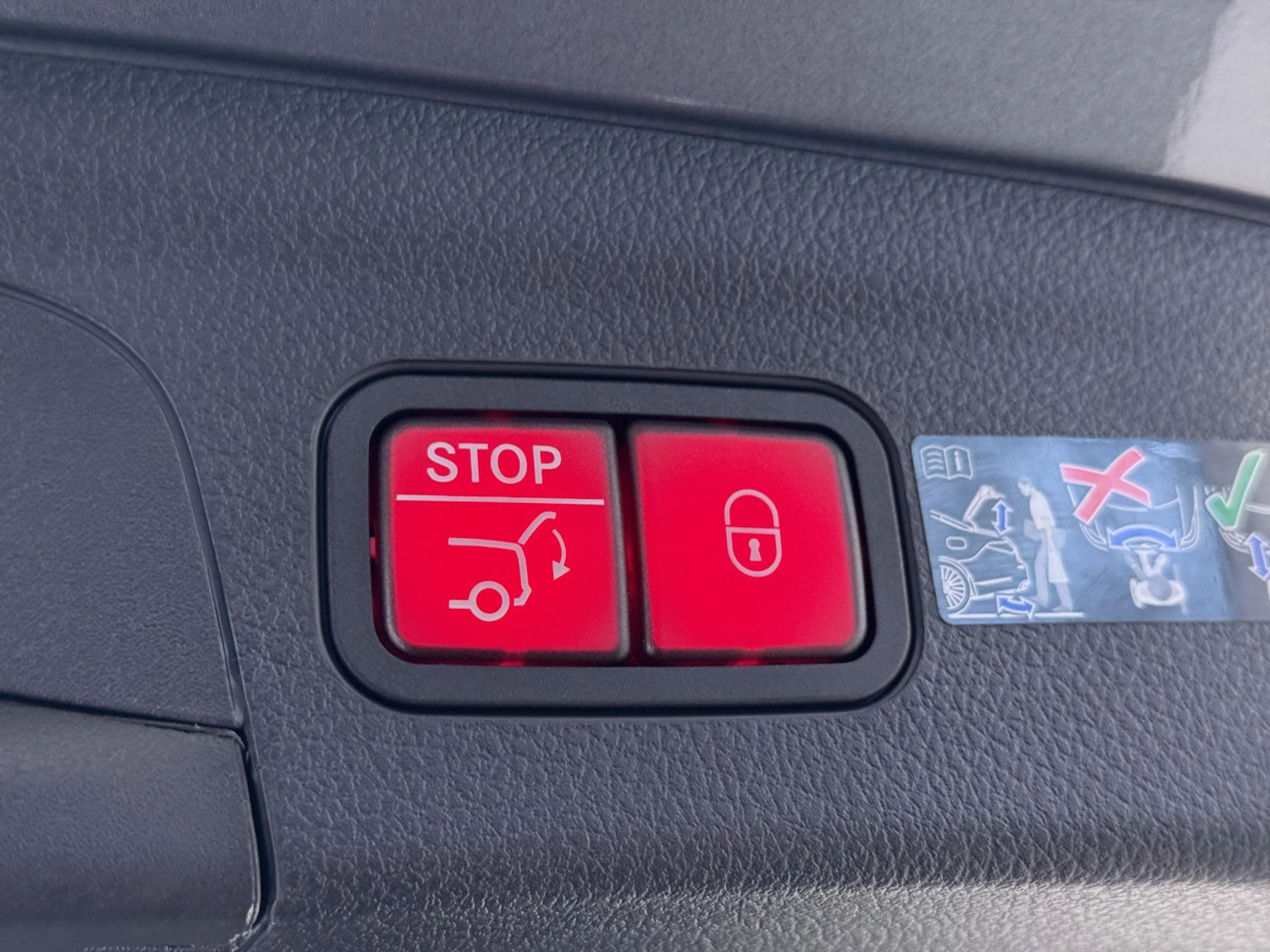 Mercedes-Benz-GLE-image-36