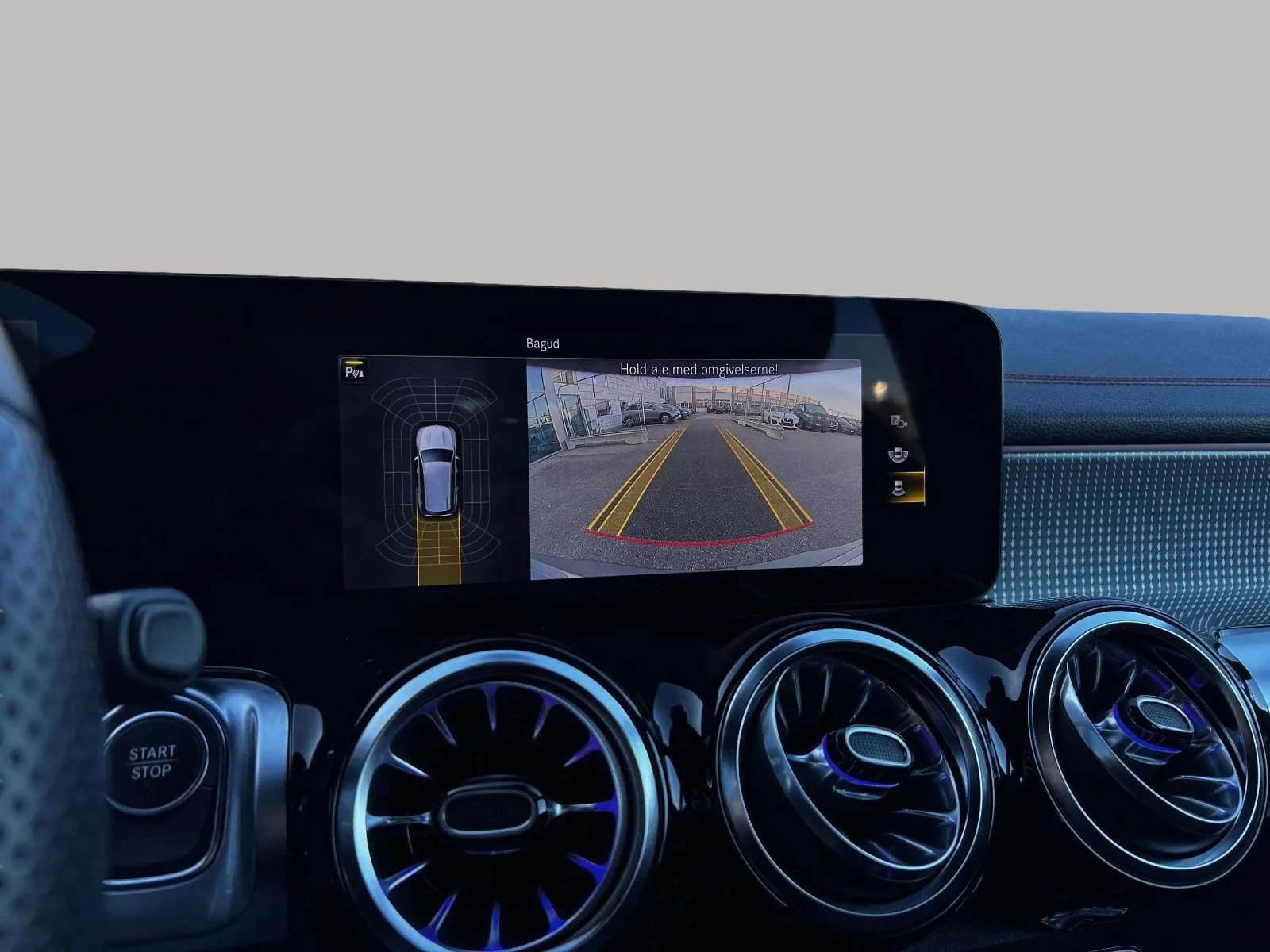 Mercedes-Benz-EQB-image-20