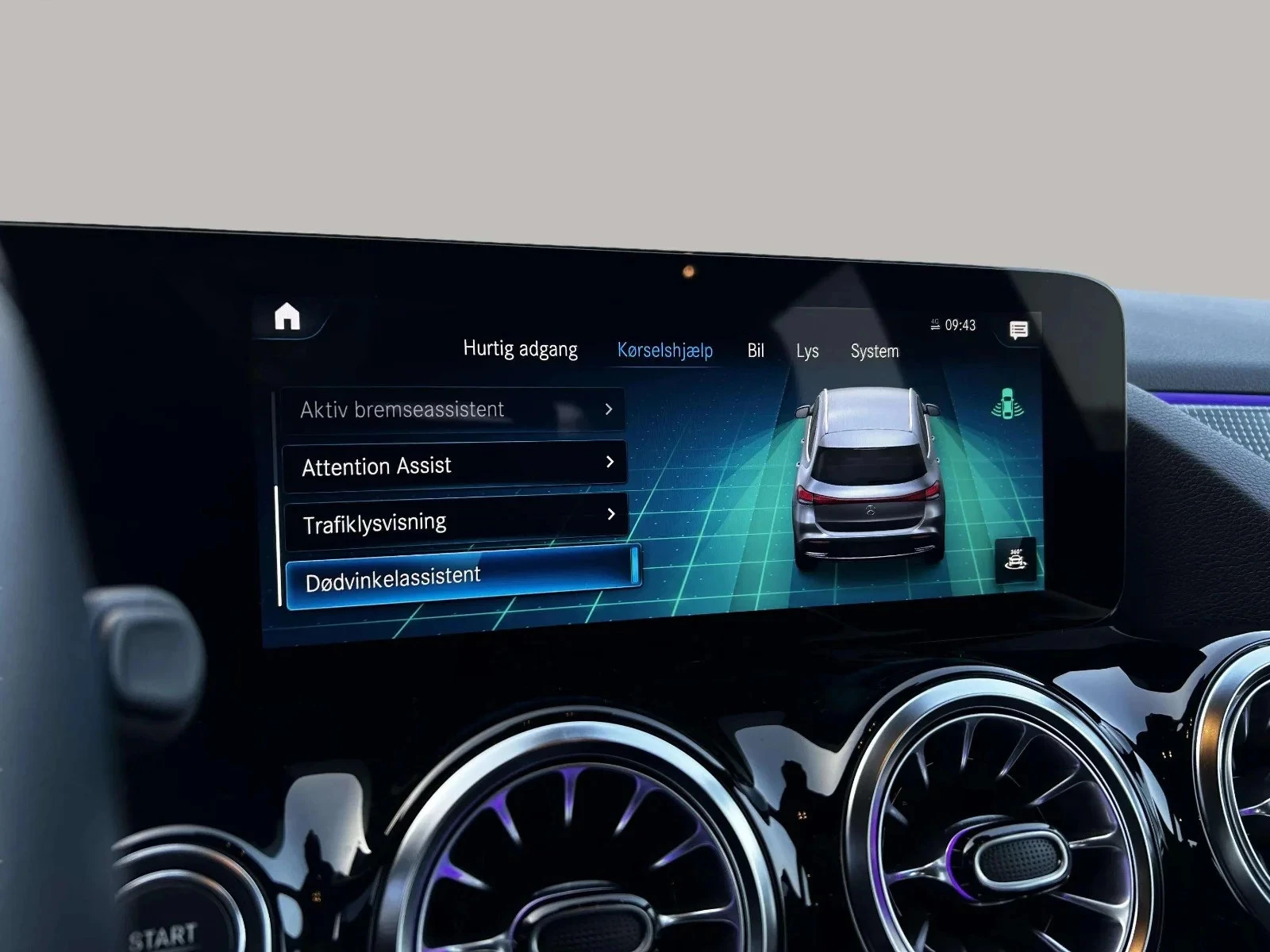 Mercedes-Benz-EQA-image-18