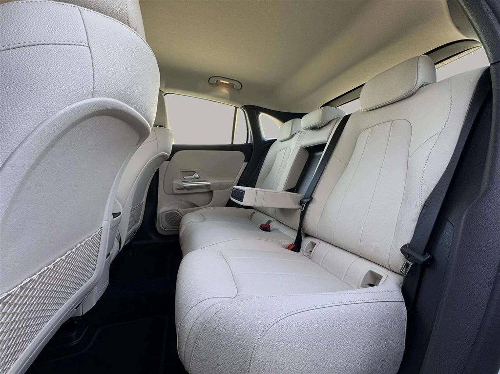 Mercedes-Benz-EQA-image-16