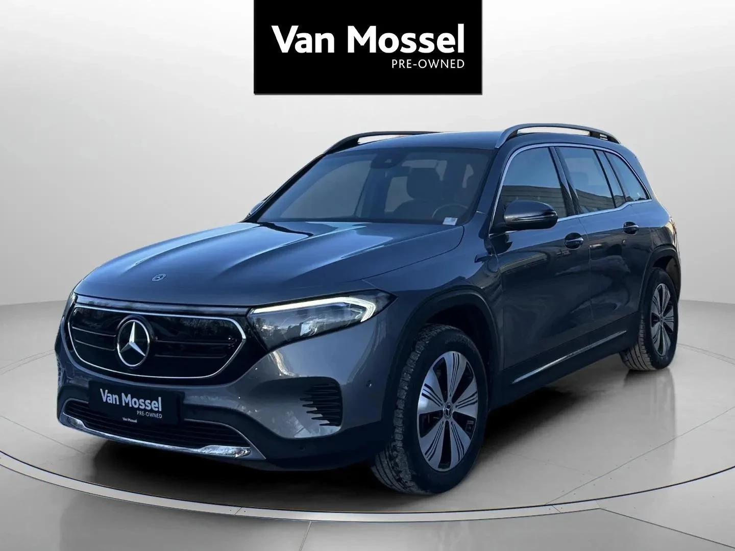 Mercedes-Benz-EQB-image-0