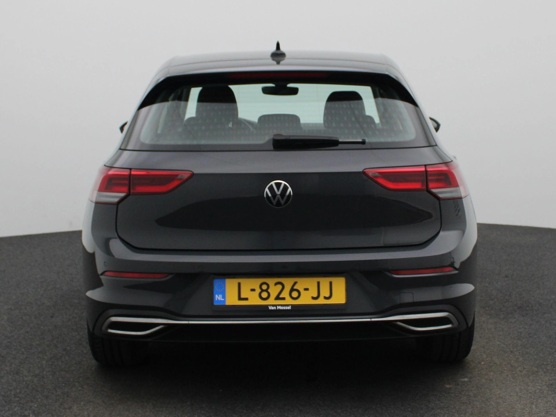 Volkswagen-Golf-image-4