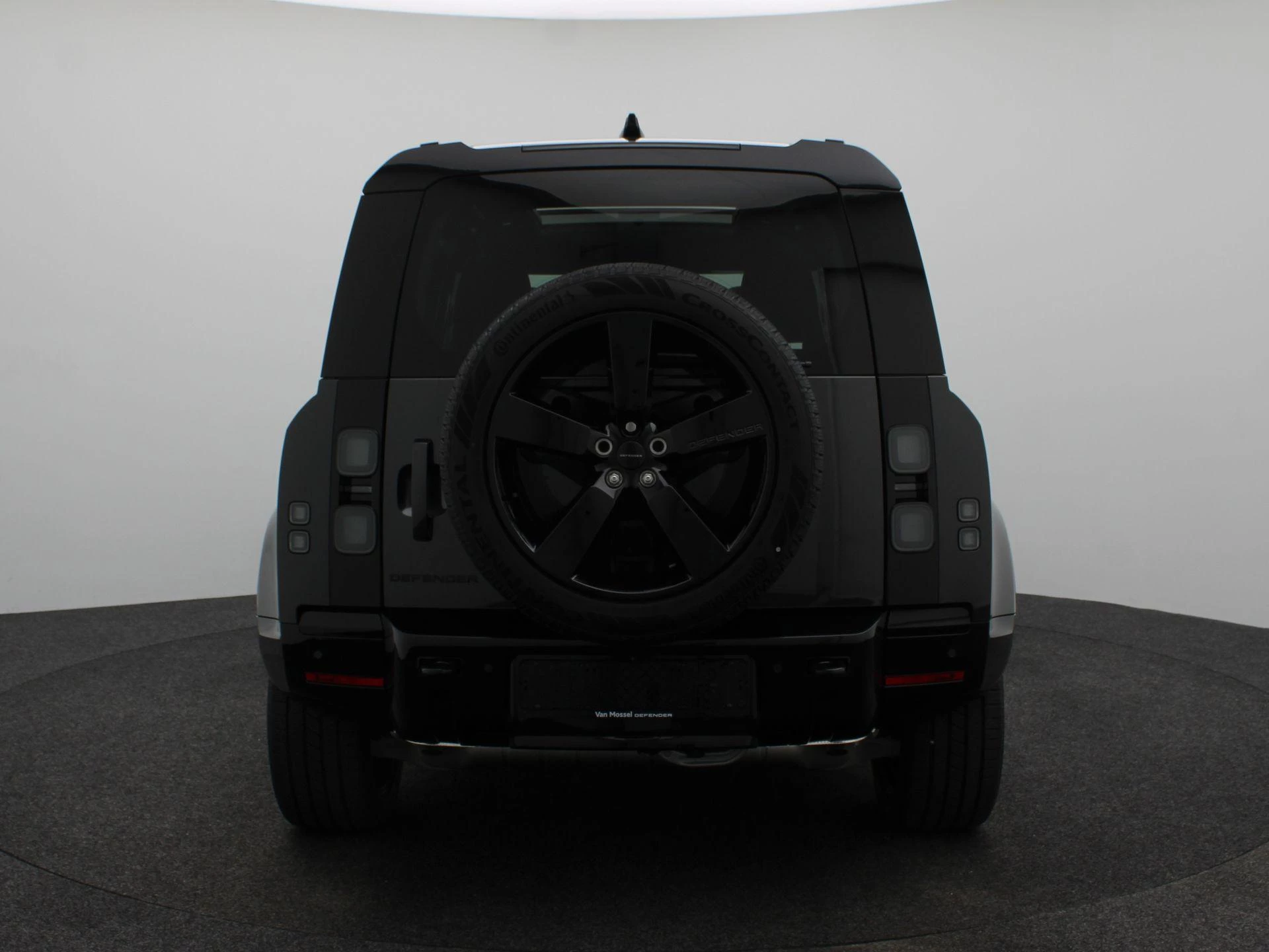 Land Rover-Defender-image-4