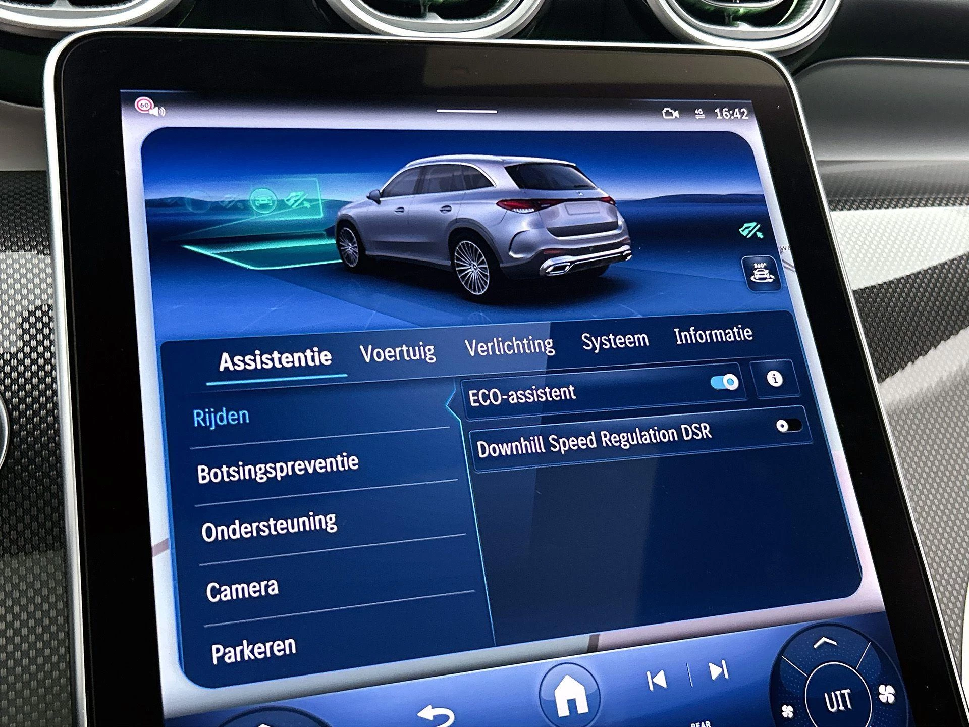 Mercedes-Benz-GLC-image-14