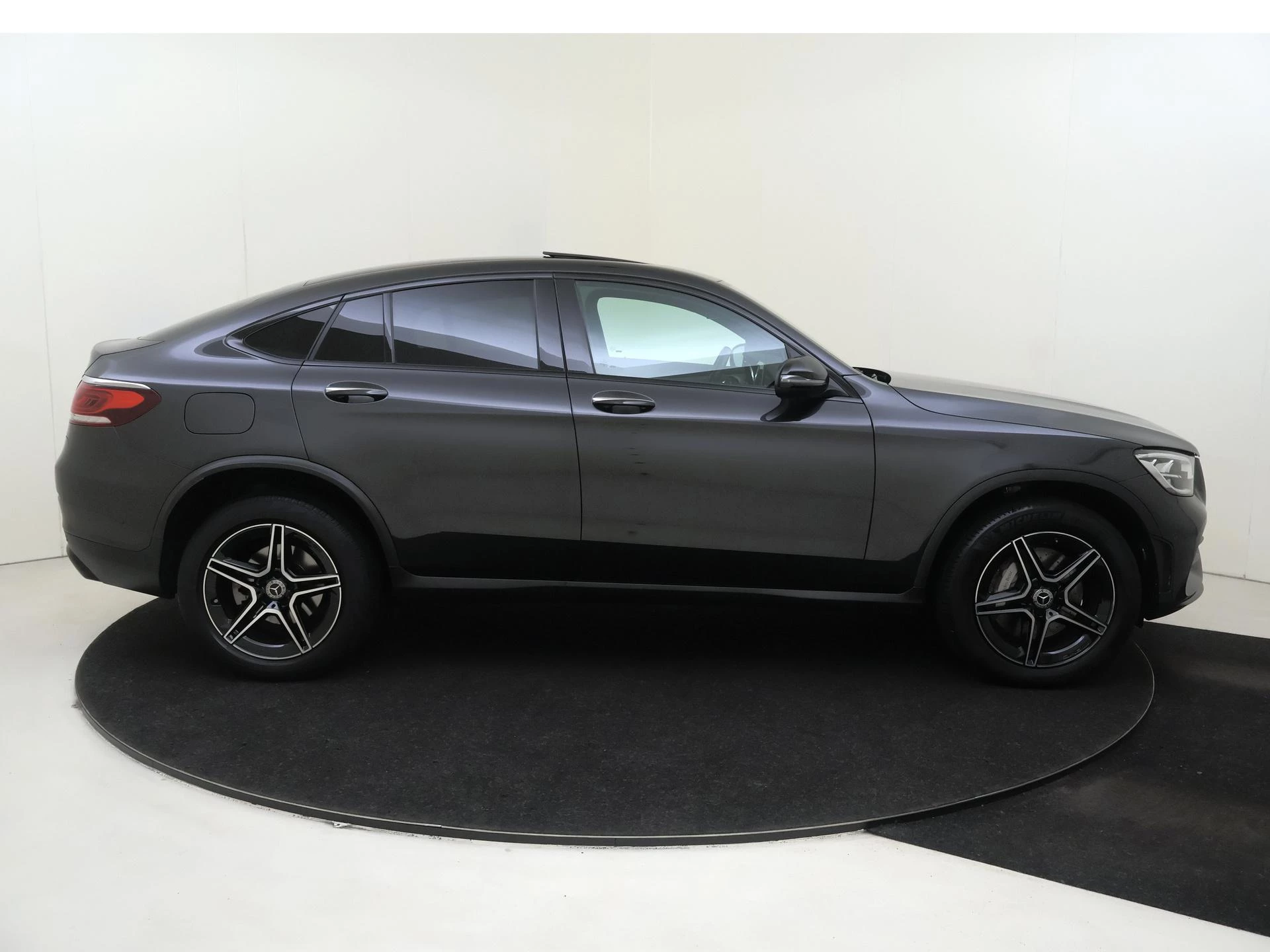 Mercedes-Benz-GLC-image-8