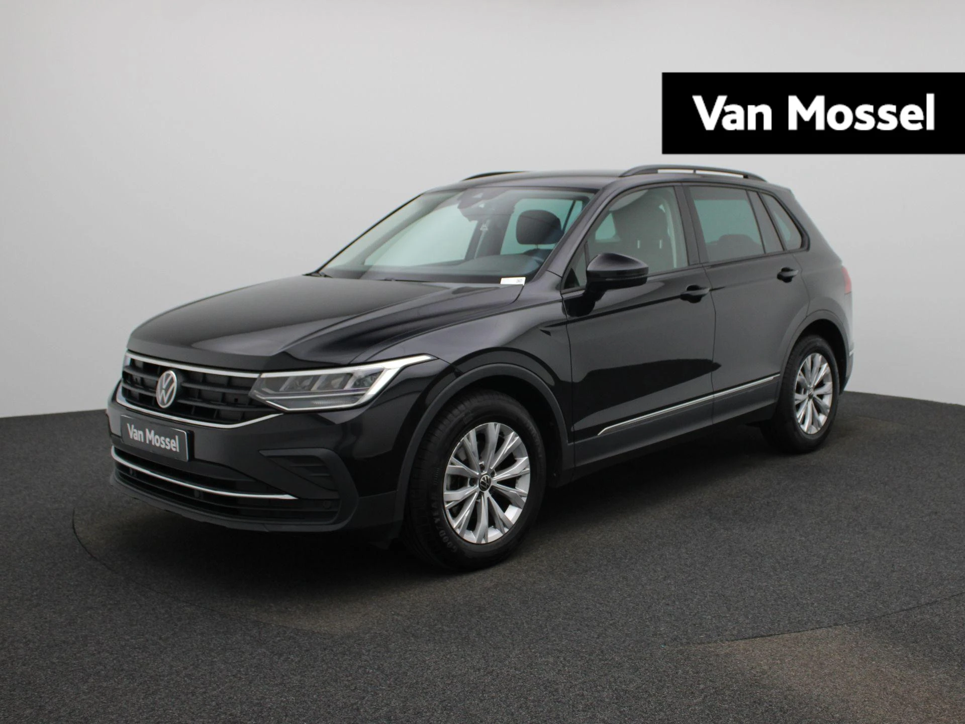 Volkswagen-Tiguan-image-0