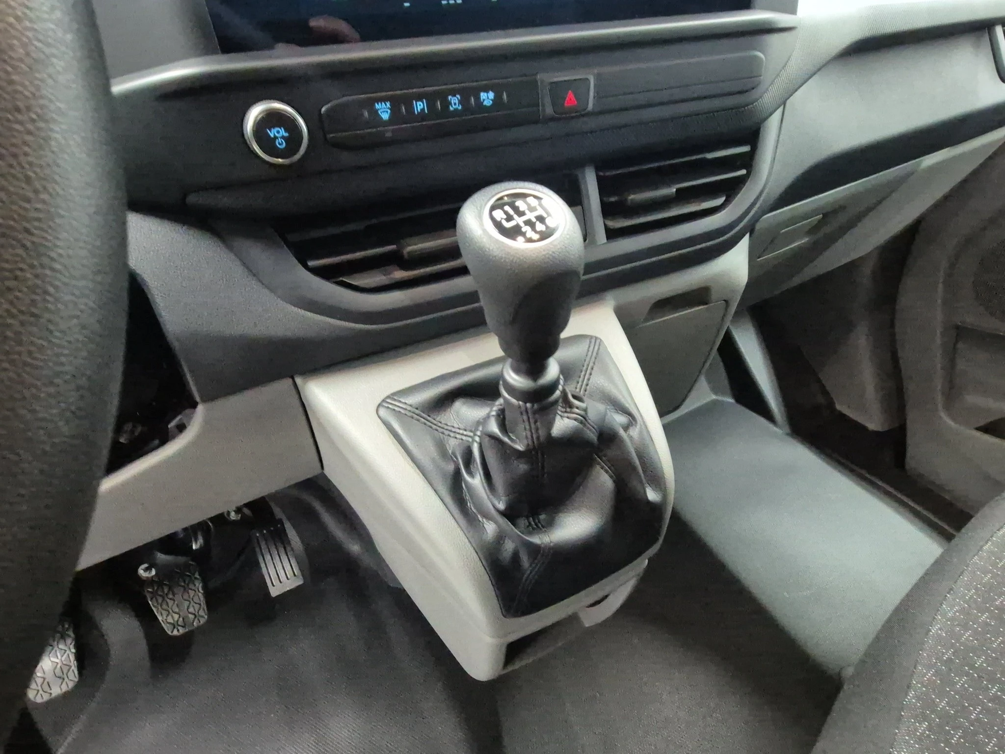 Ford-Transit Custom-image-13