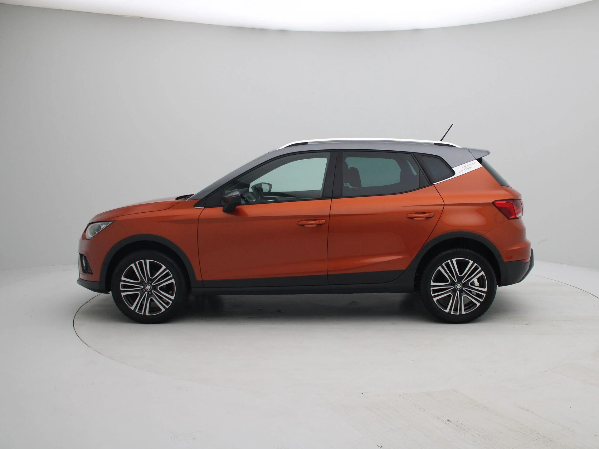SEAT-Arona-image-3