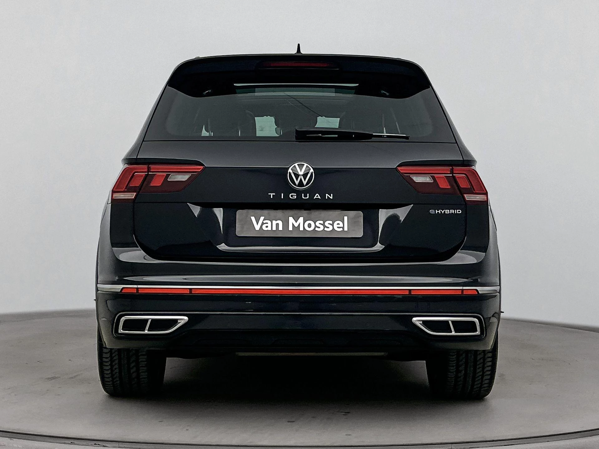Volkswagen-Tiguan-image-2