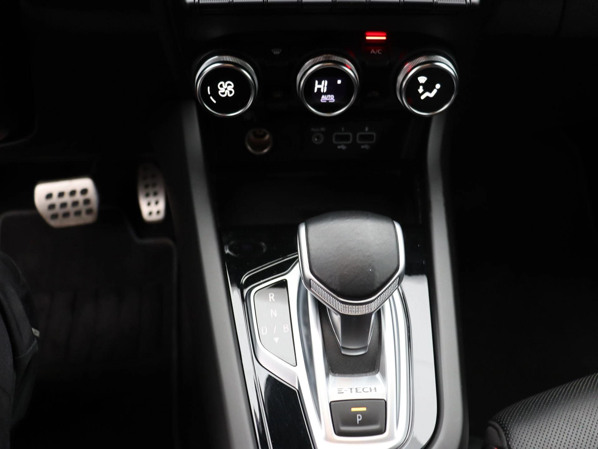 Renault-Arkana-image-12