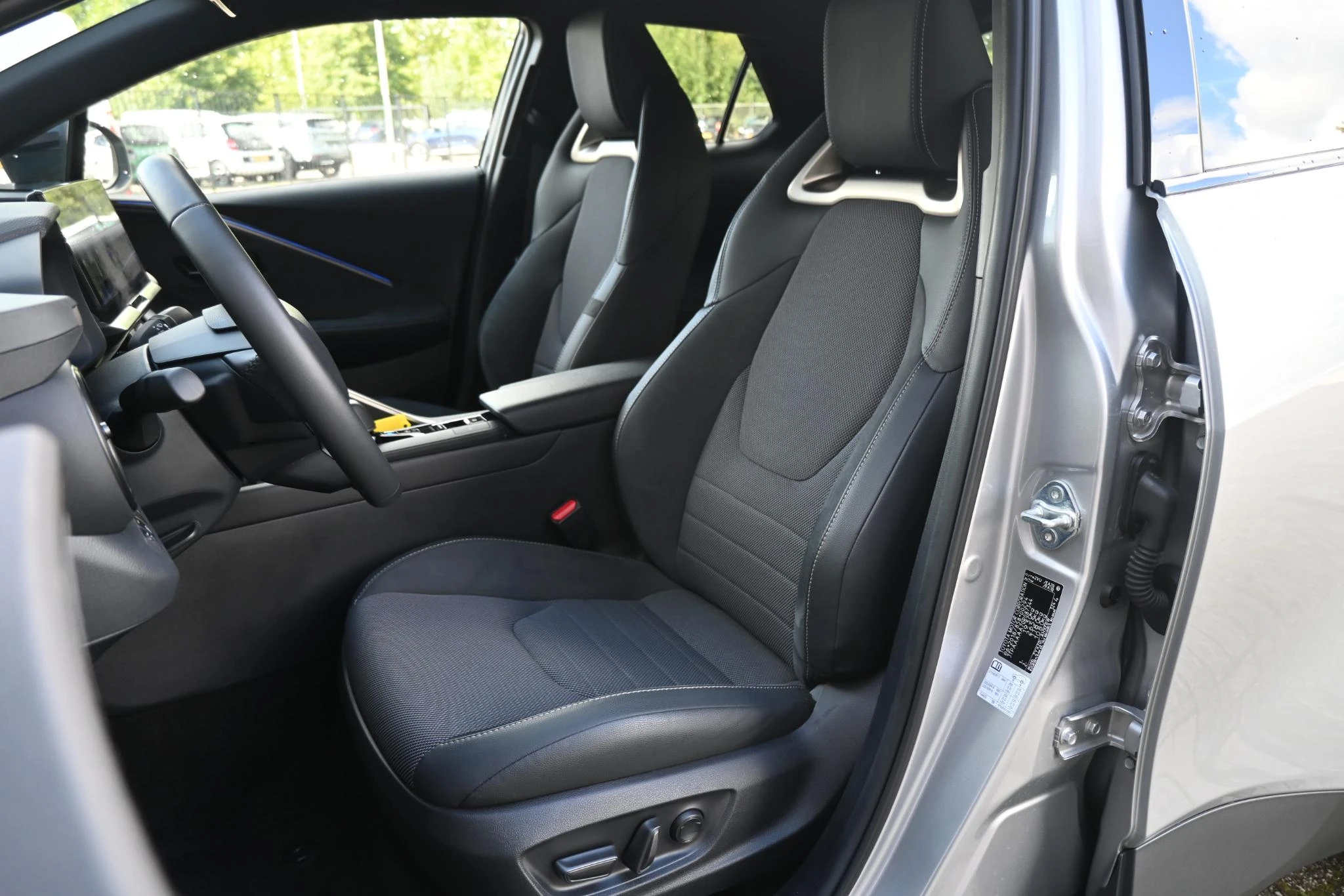 Toyota-C-HR-image-12
