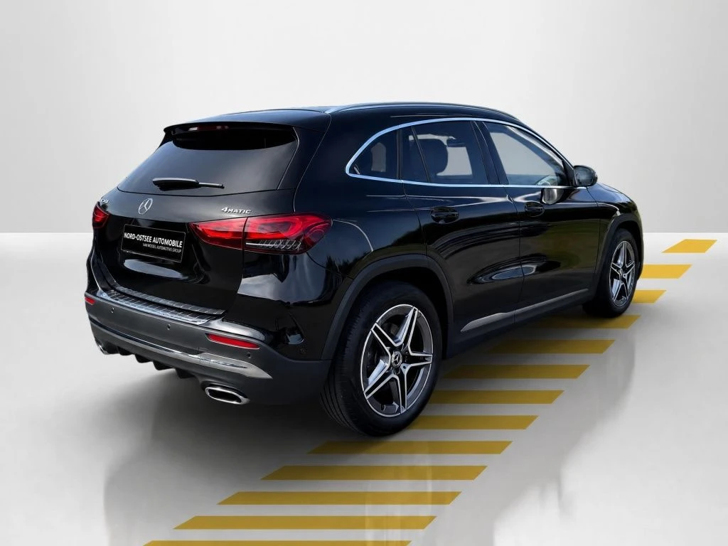Mercedes-Benz-GLA 250-image-14