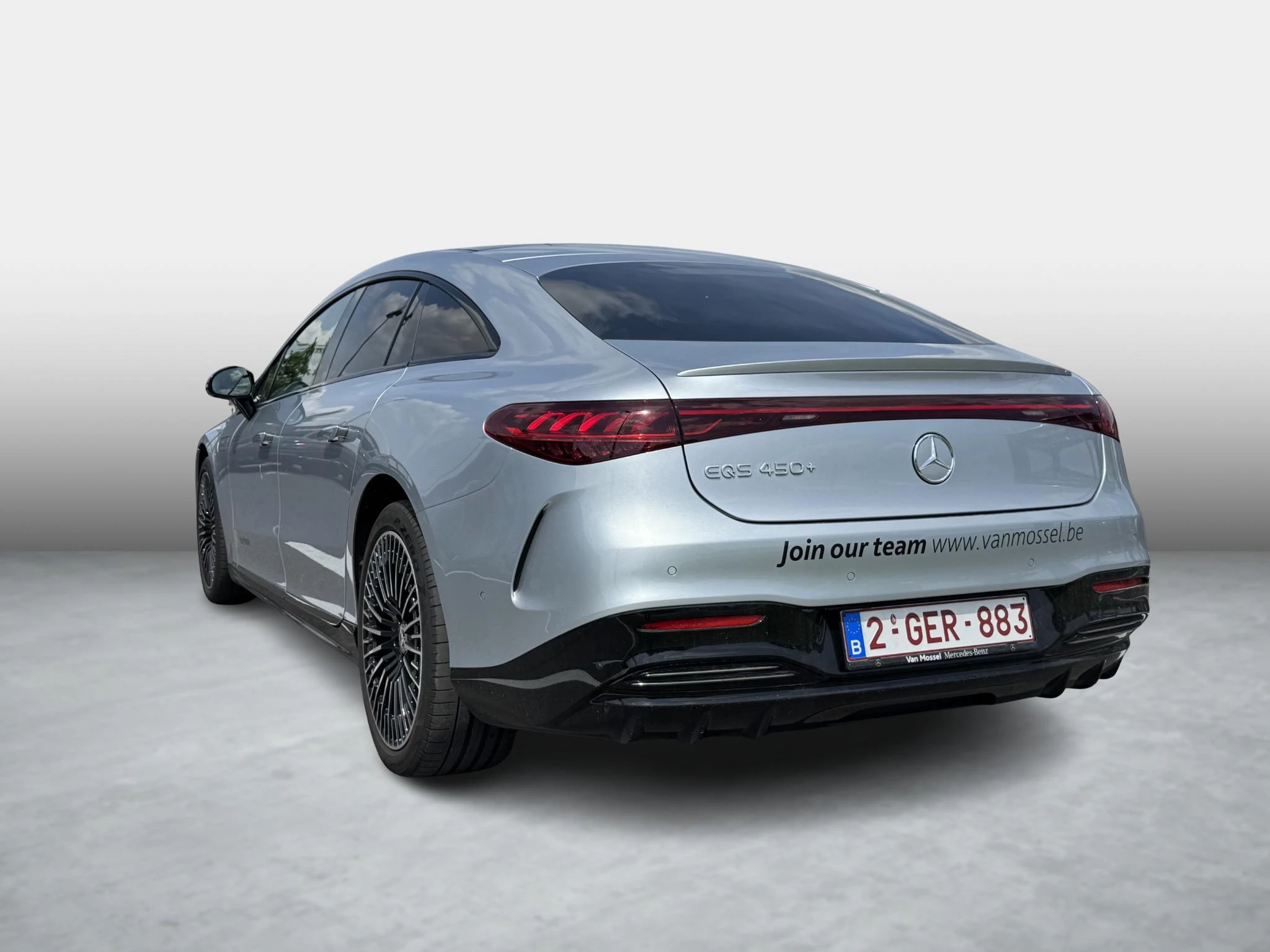 Mercedes-Benz-EQS-image-3