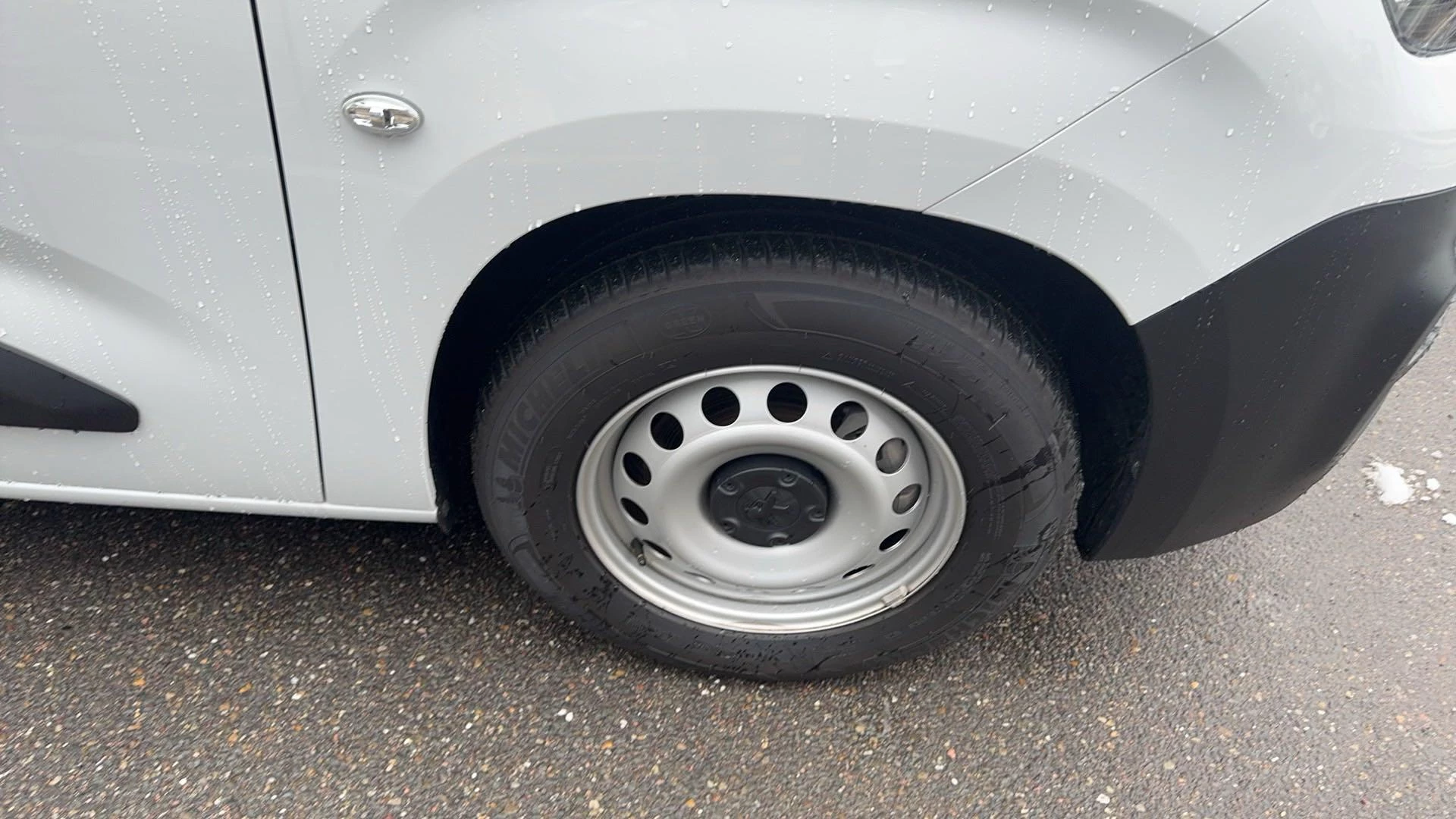 Peugeot-e-Partner-image-12