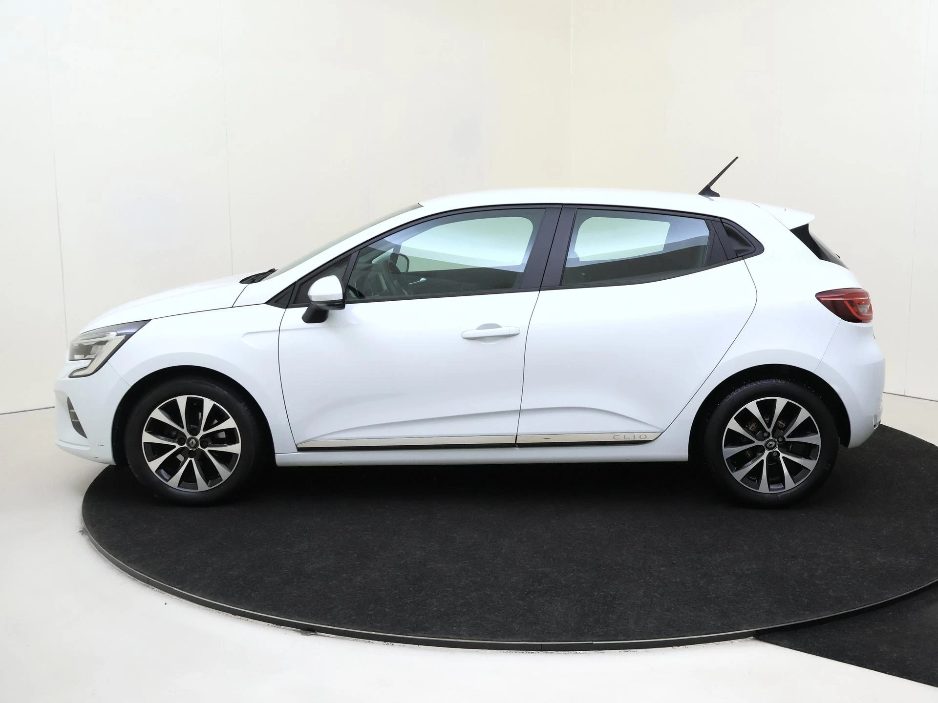 Renault-Clio-image-7