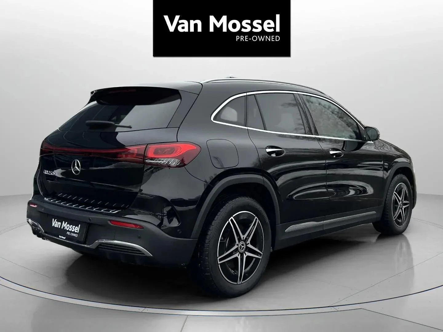 Mercedes-Benz-EQA-image-4