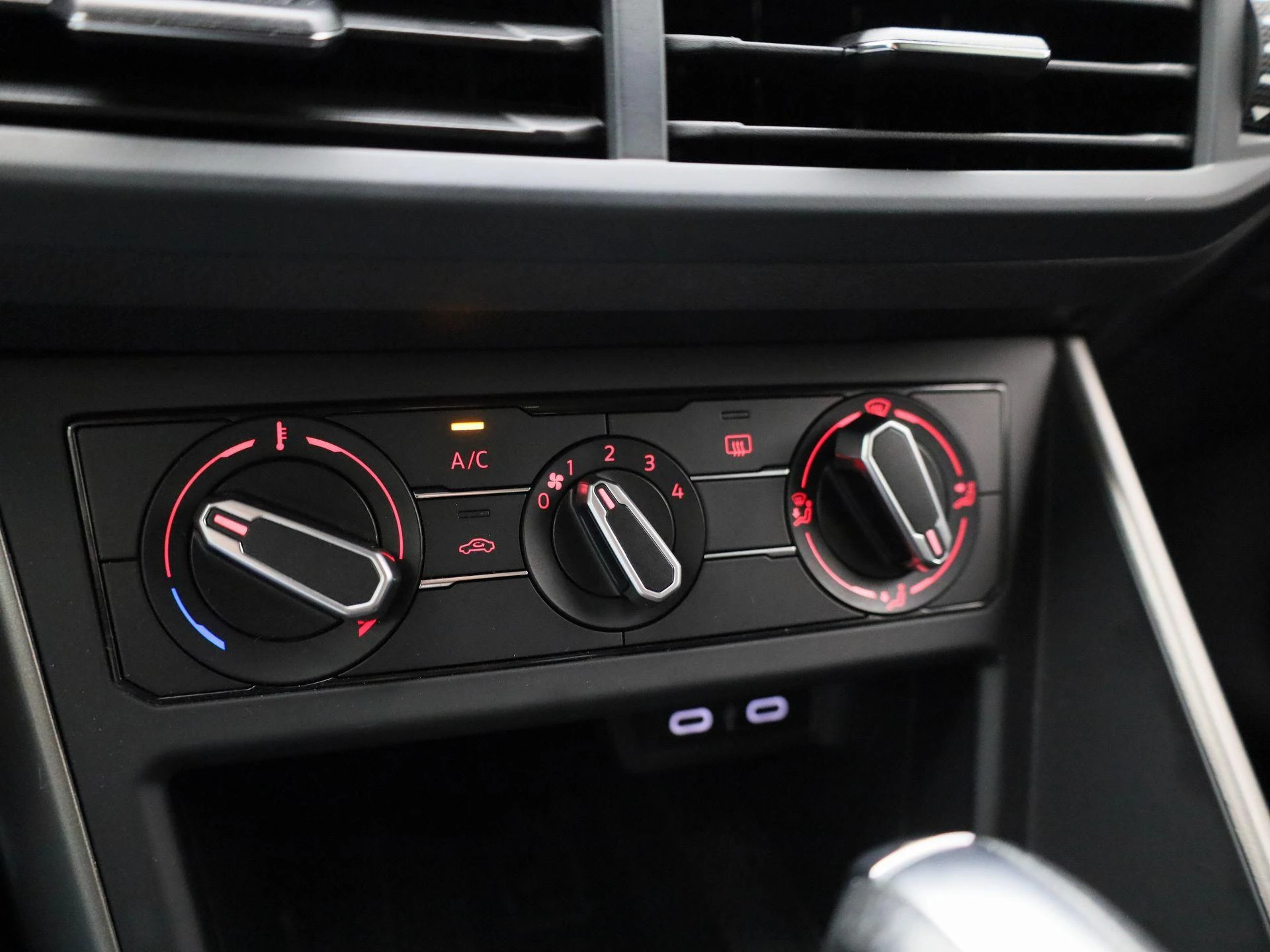 Volkswagen-Polo-image-20
