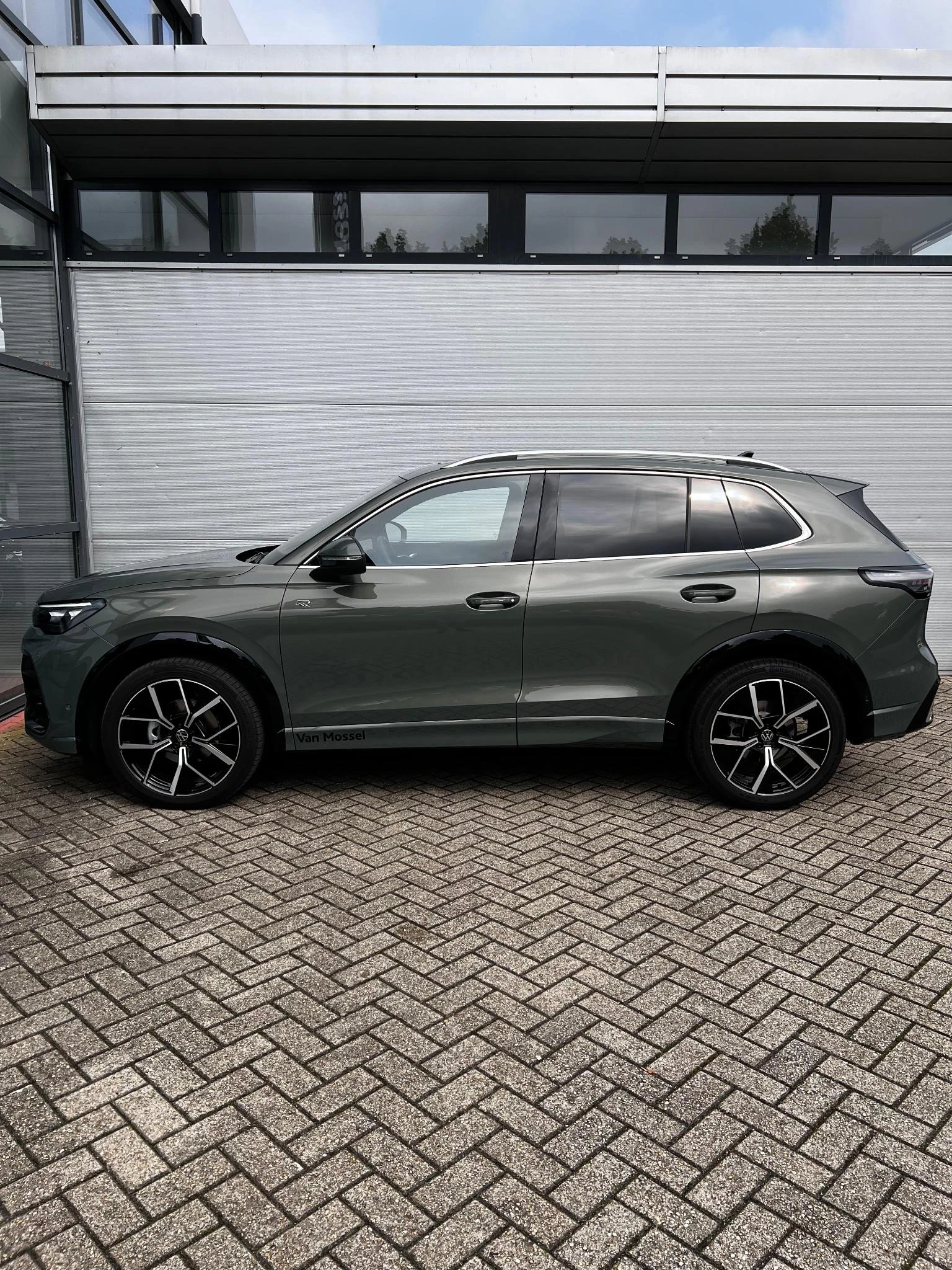 Volkswagen-Tiguan-image-3