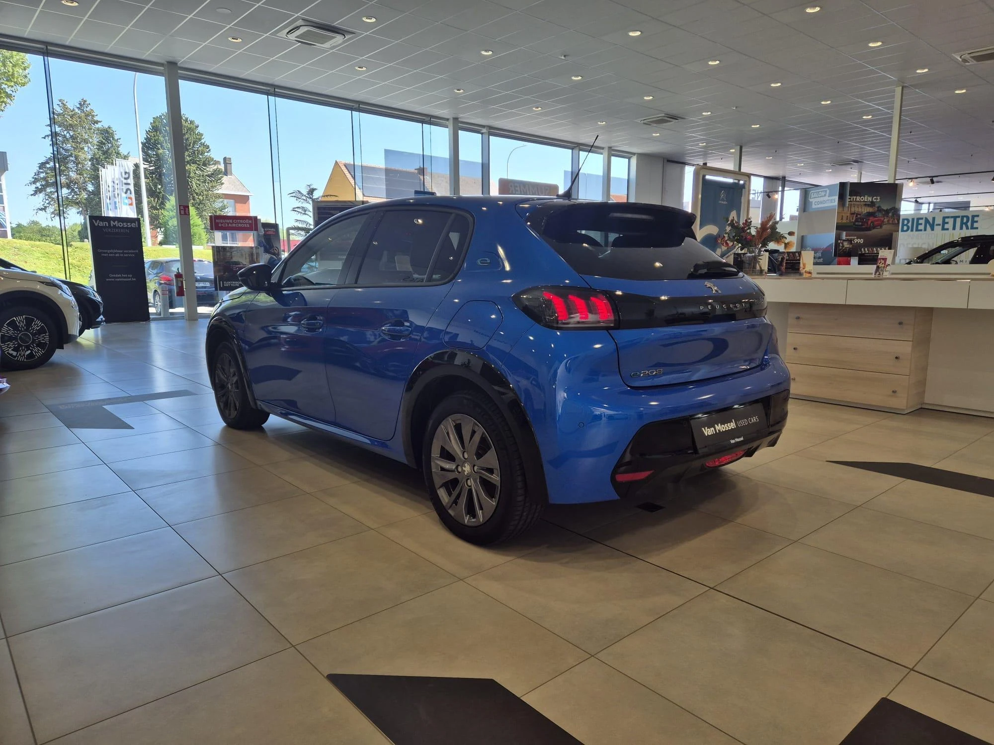 Peugeot-e-208-image-5