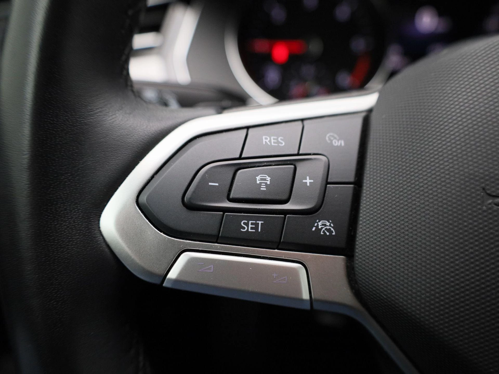 Volkswagen-Passat-image-27