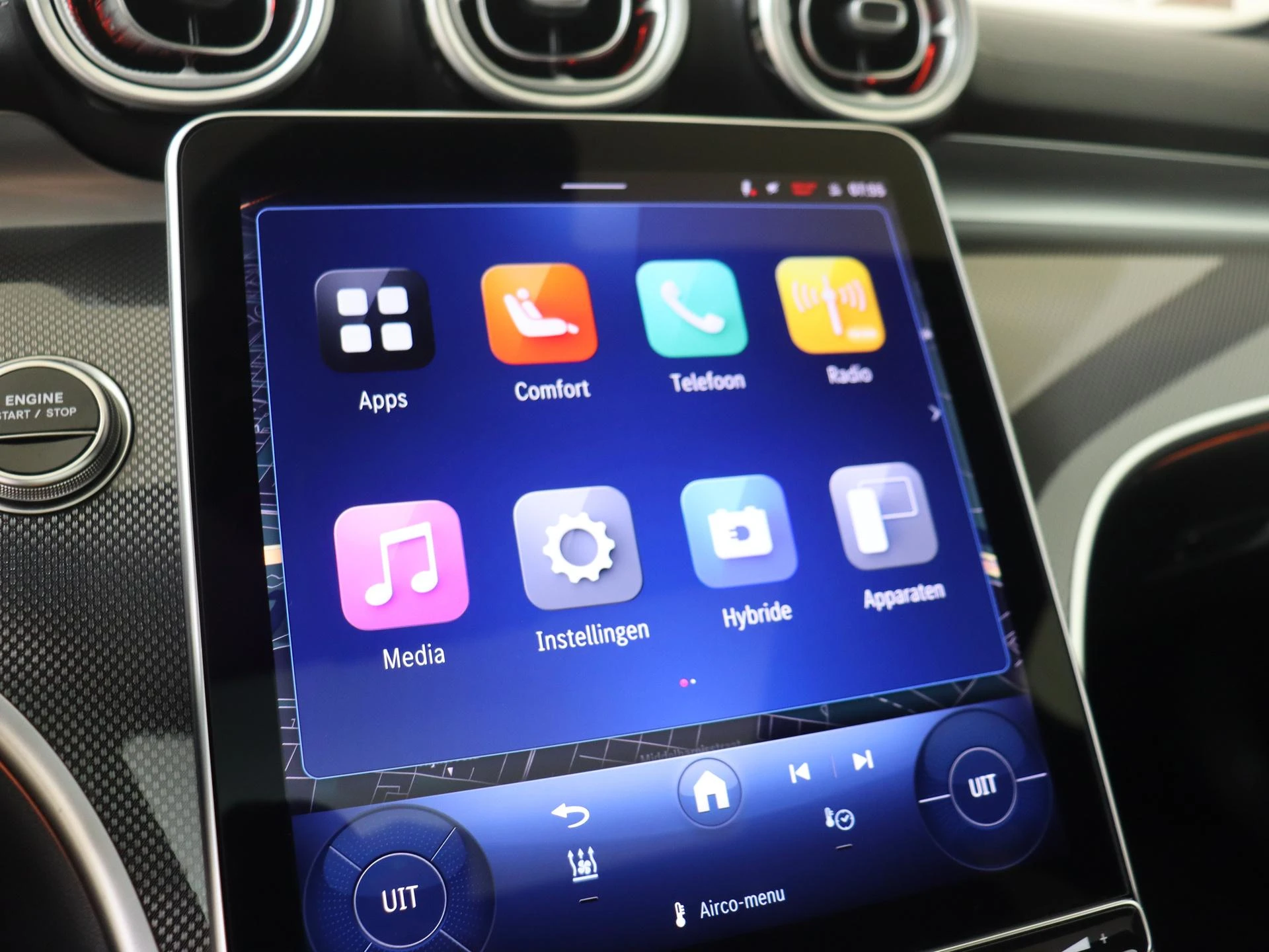 Mercedes-Benz-C-Klasse-image-15