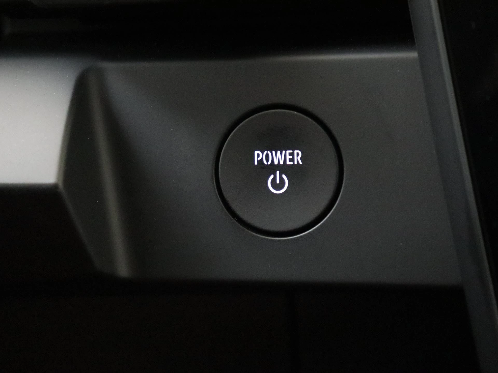 Renault-Megane E-Tech-image-11