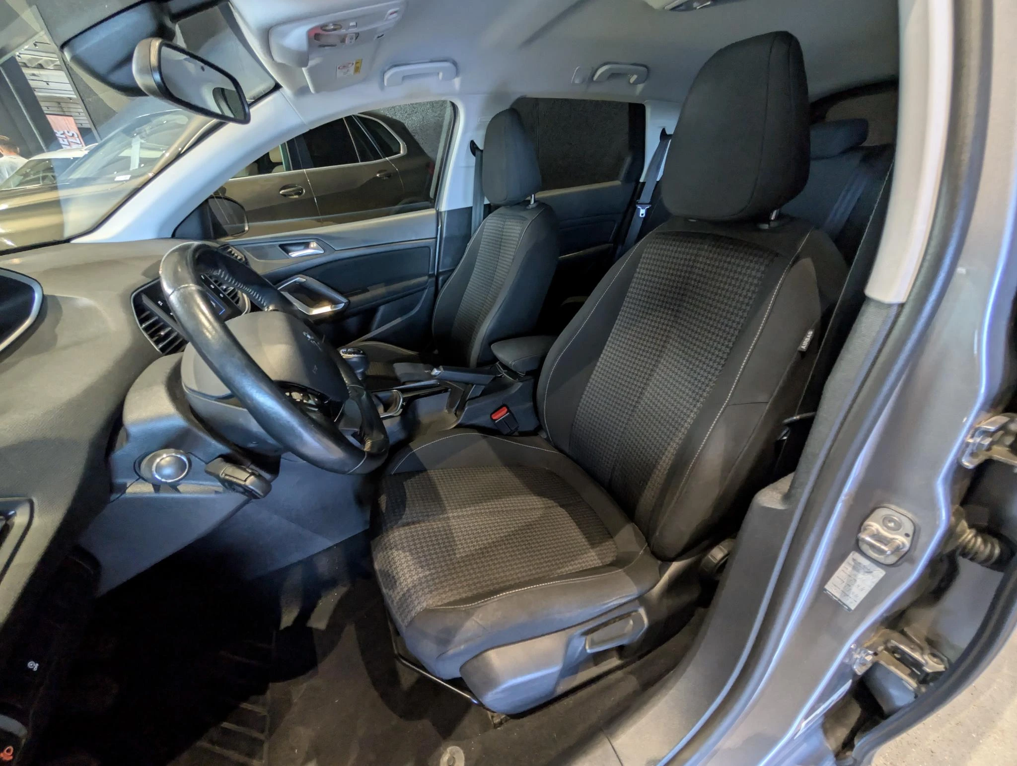 Peugeot-308-image-18