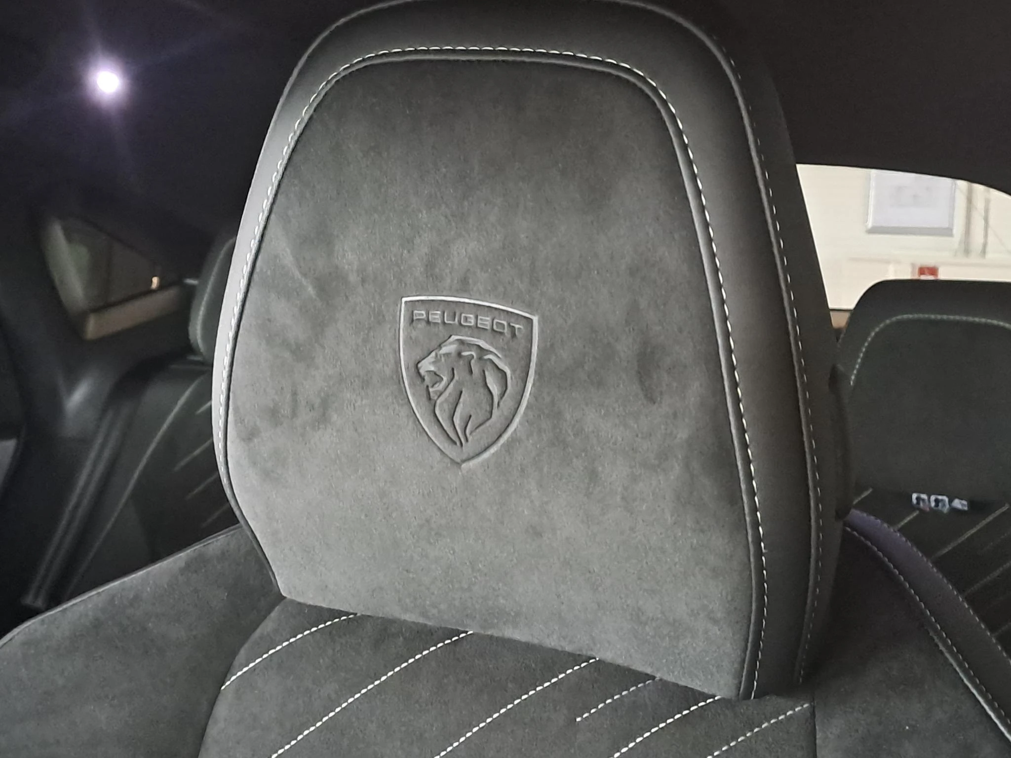 Peugeot-e-3008-image-13