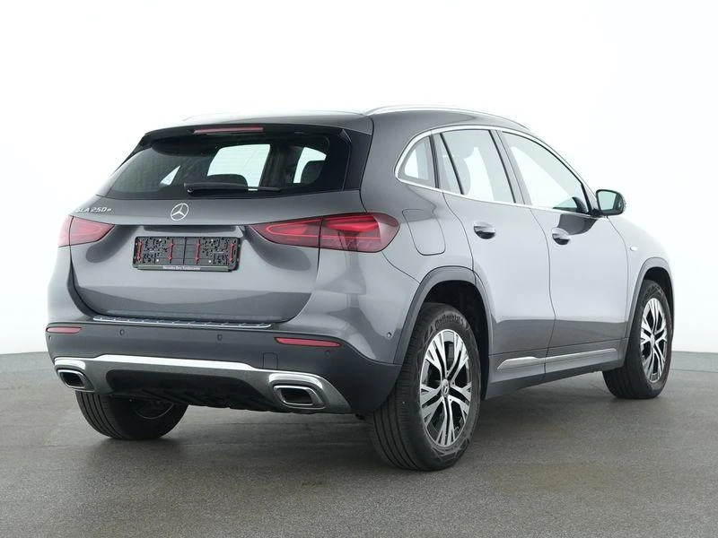 Mercedes-Benz-GLA-image-1