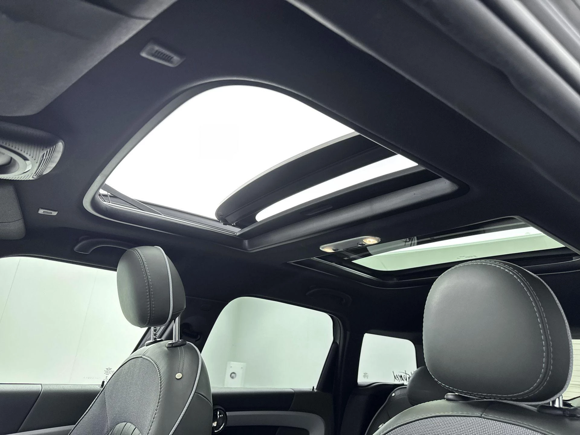 MINI-Countryman-image-19