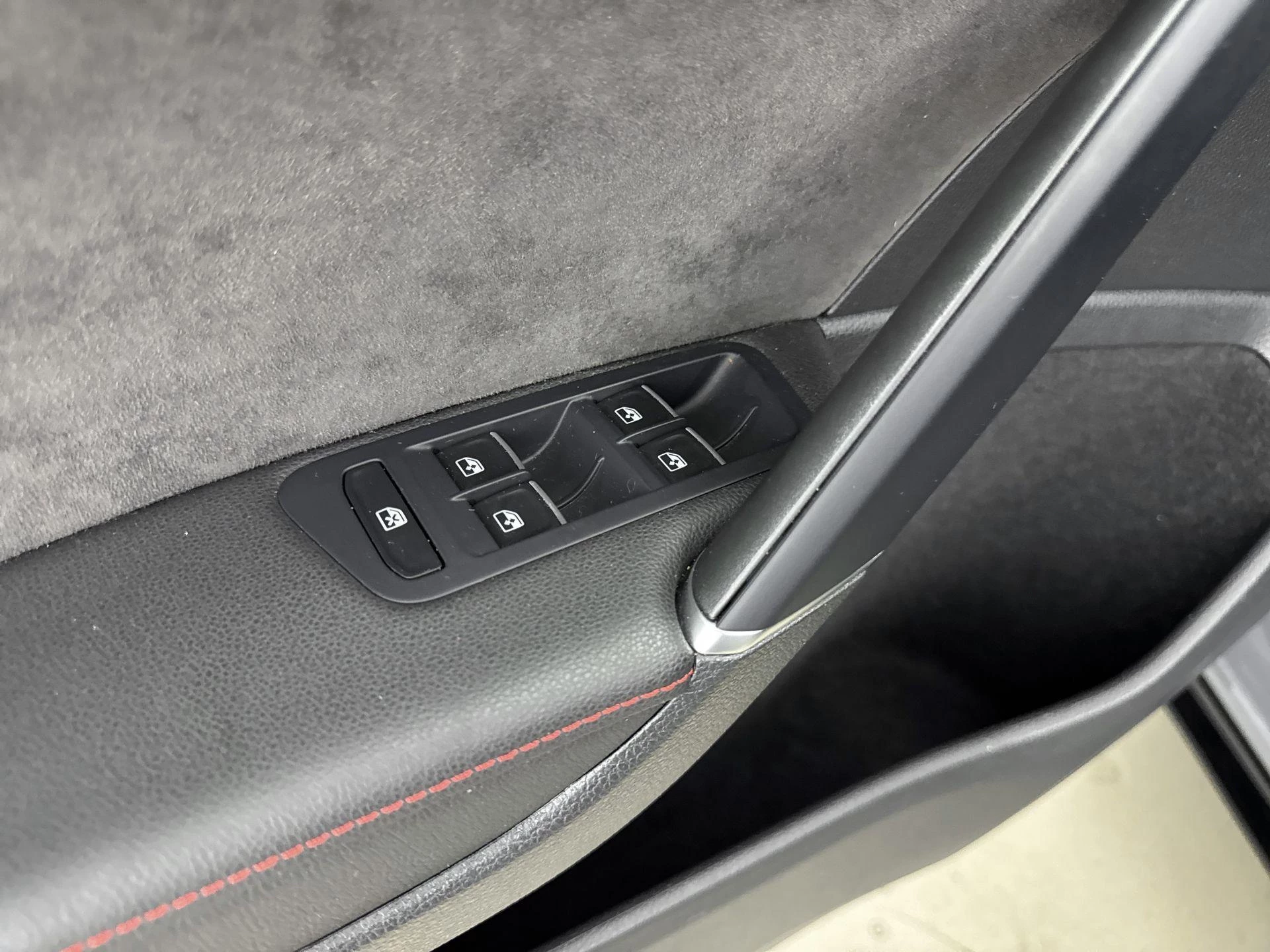 Volkswagen-Golf-image-19