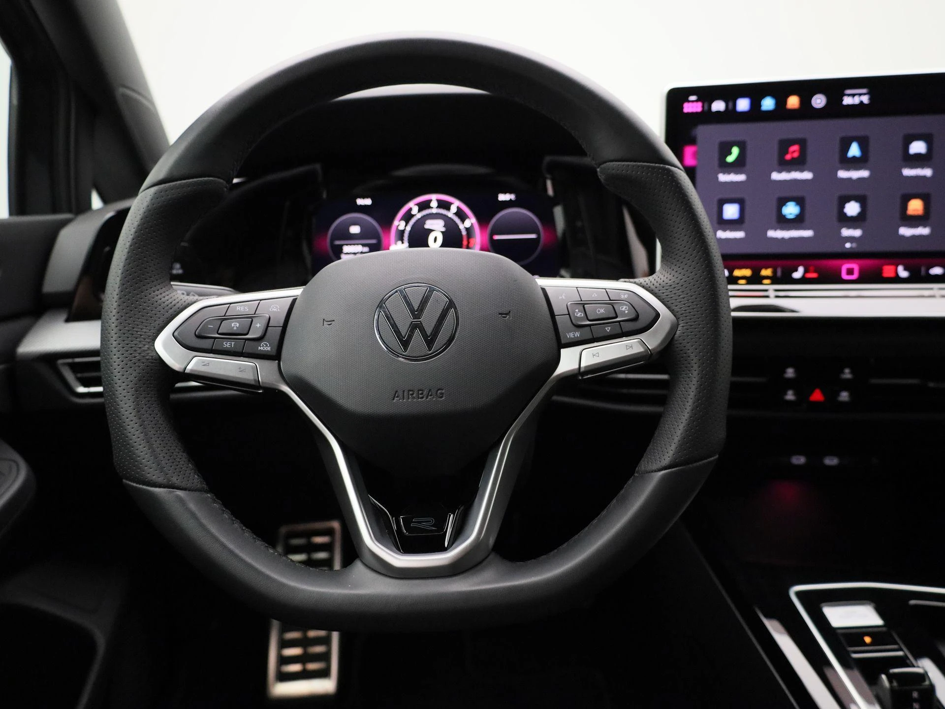 Volkswagen-Golf-image-6