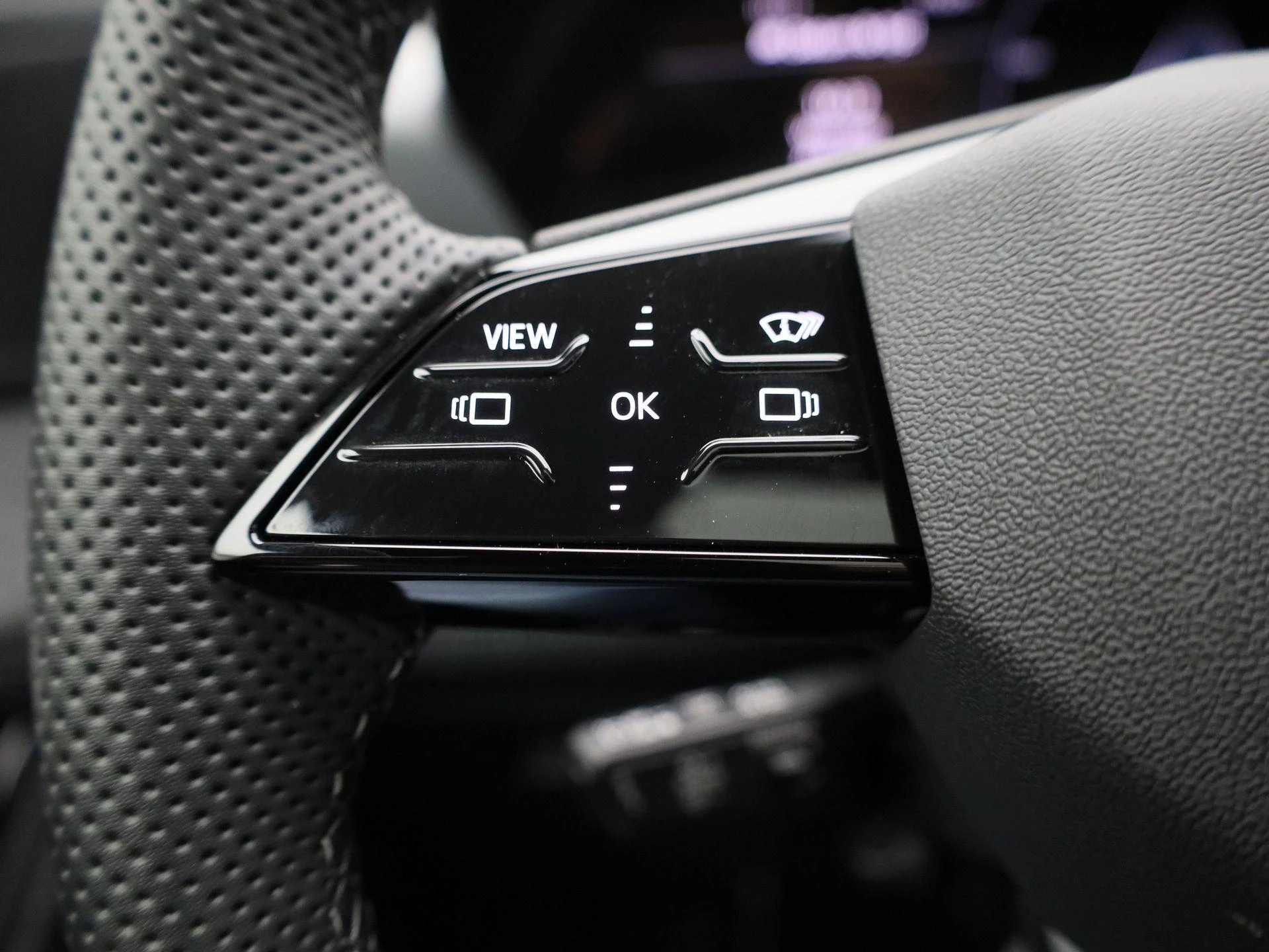 Audi-Q6 e-tron-image-22