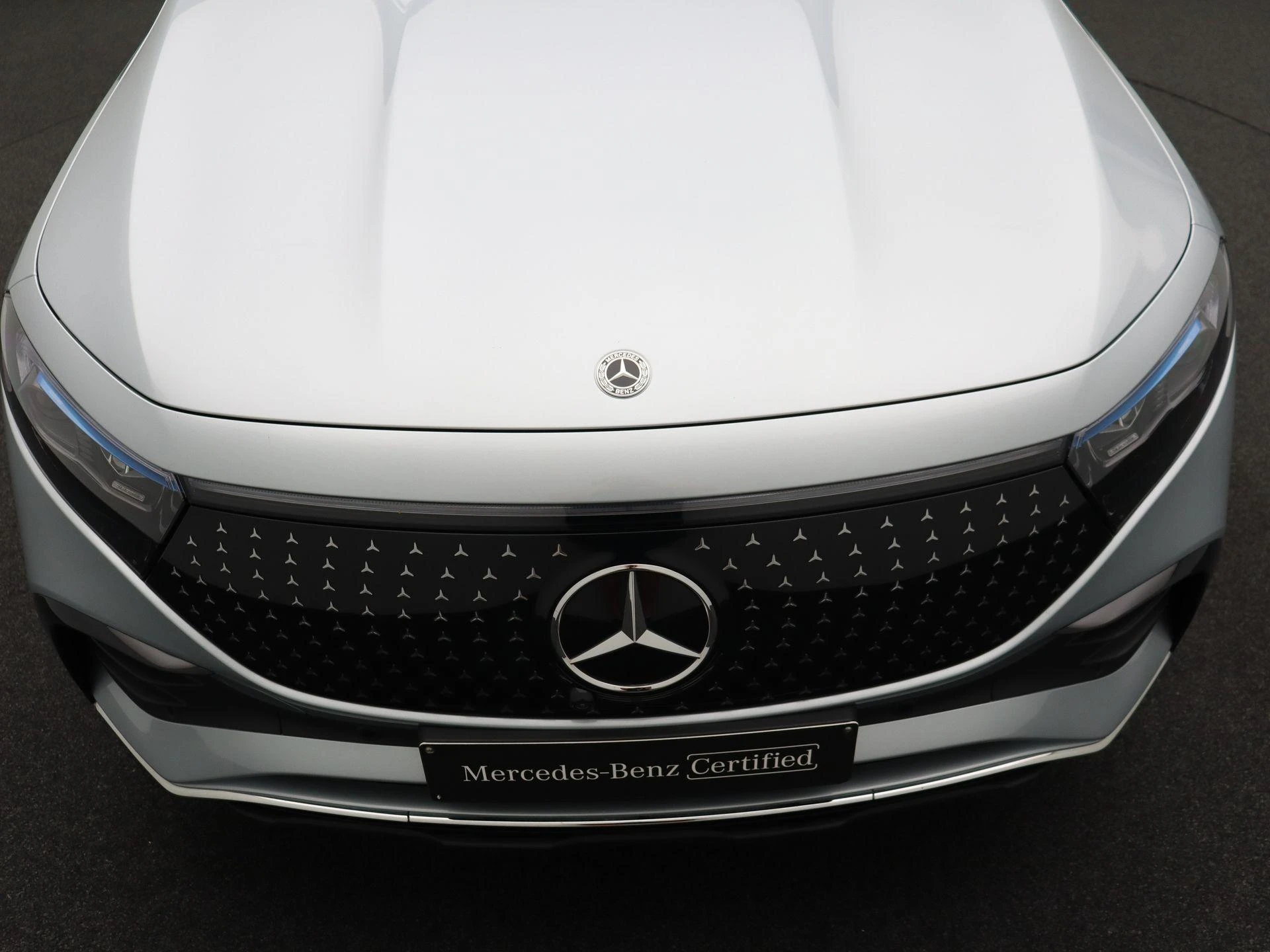 Mercedes-Benz EQB 250+ Business Star Edition + PANO DAK + BURMESTER + HEAD UP + MEMORY +