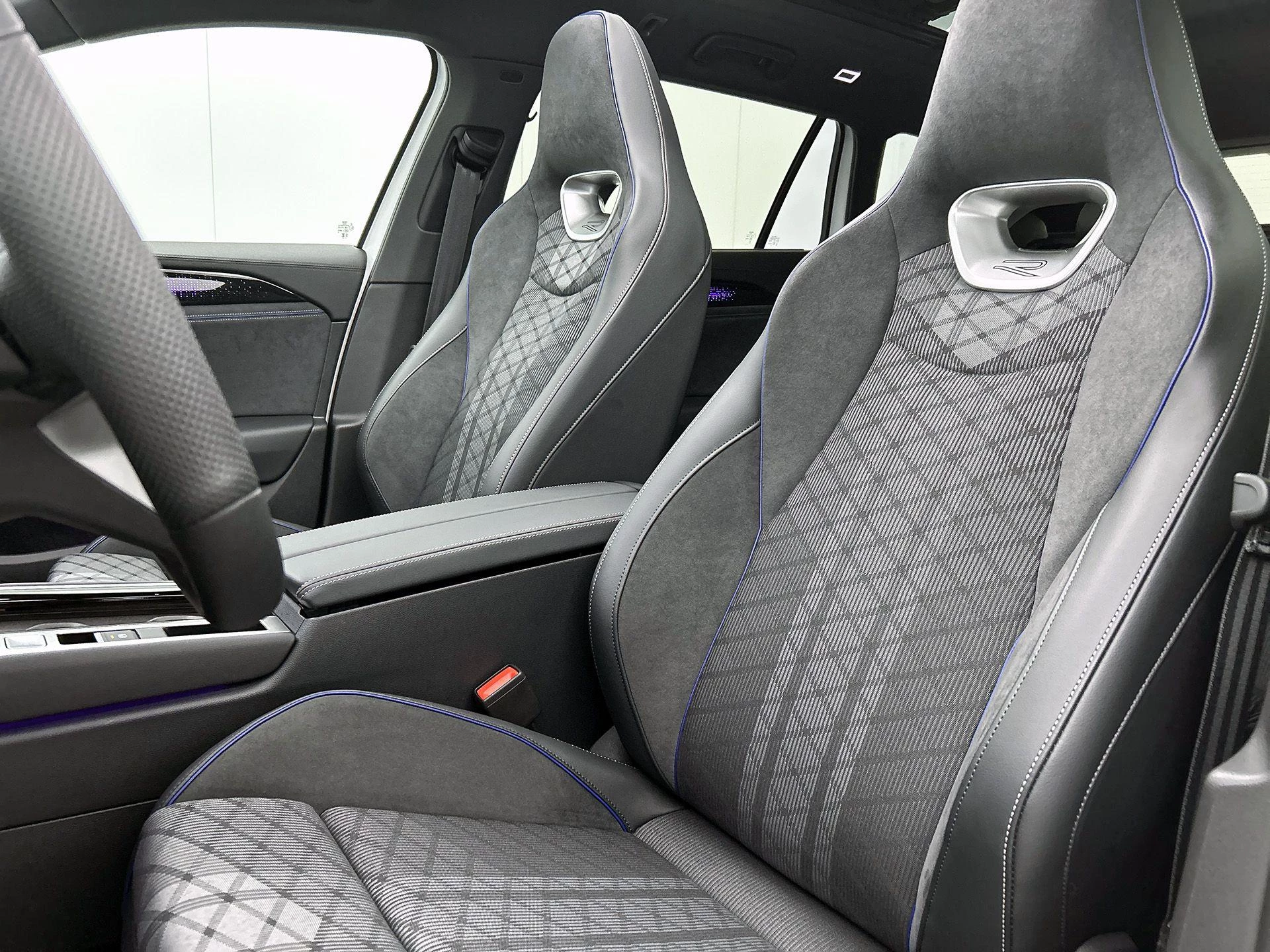 Volkswagen-Passat-image-32