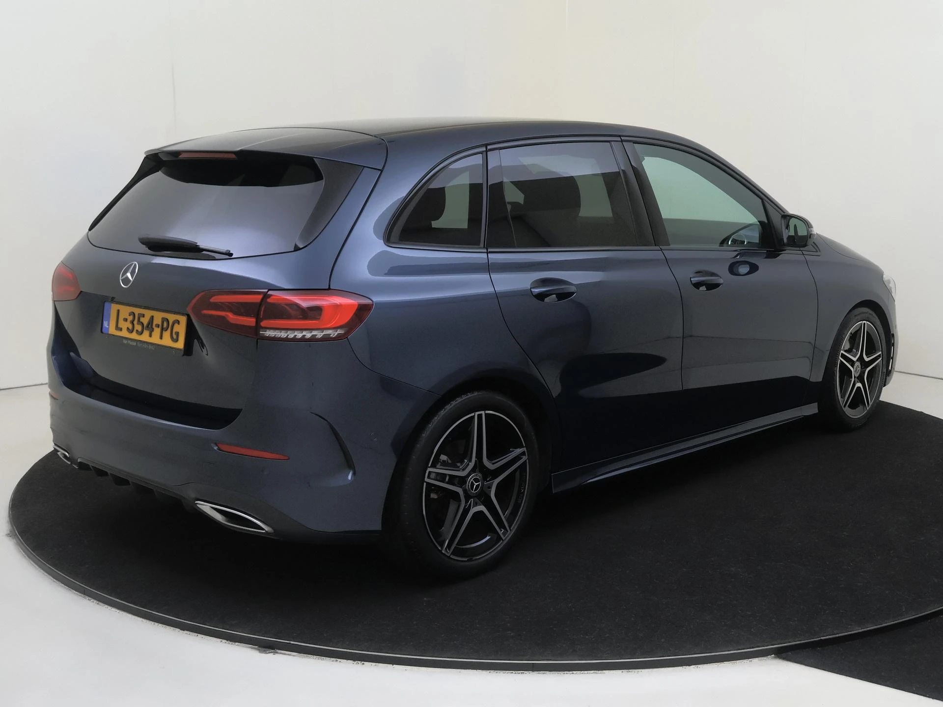 Mercedes-Benz-B-Klasse-image-3
