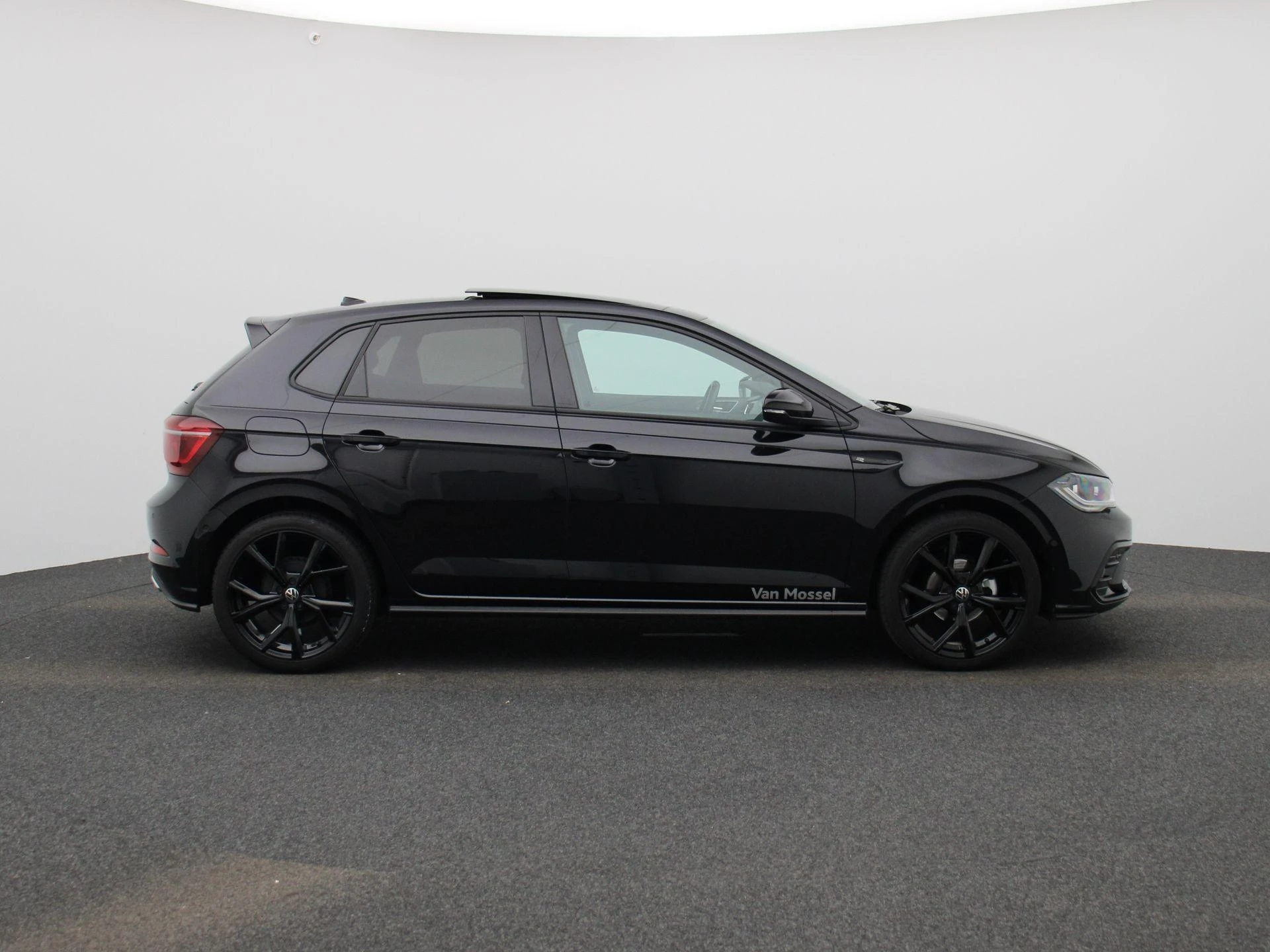 Volkswagen-Polo-image-5