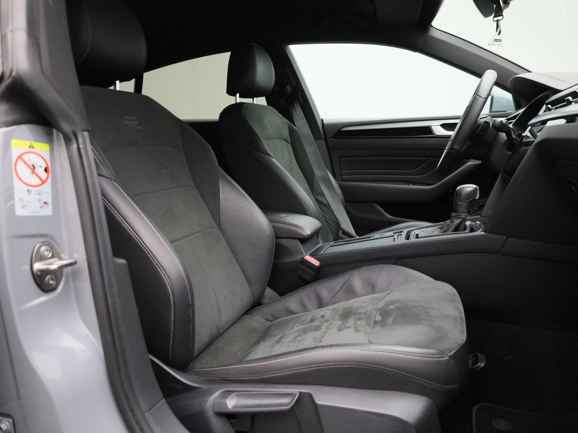 Volkswagen-Arteon-image-37